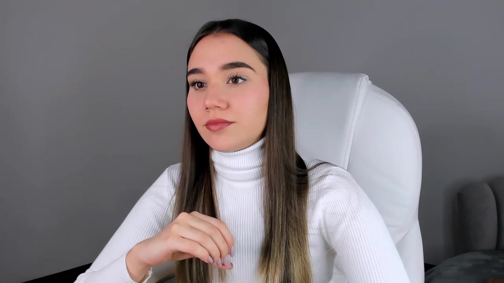 Gallery image thumbnail from Sabrinarey_'s myfreecams stream on, 03/28/2023, 17:29 image 10 of 20