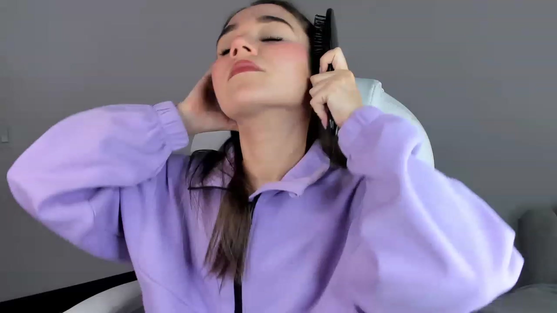 Gallery image thumbnail from Sabrinarey_'s myfreecams stream on, 03/30/2023, 16:40 image 18 of 20