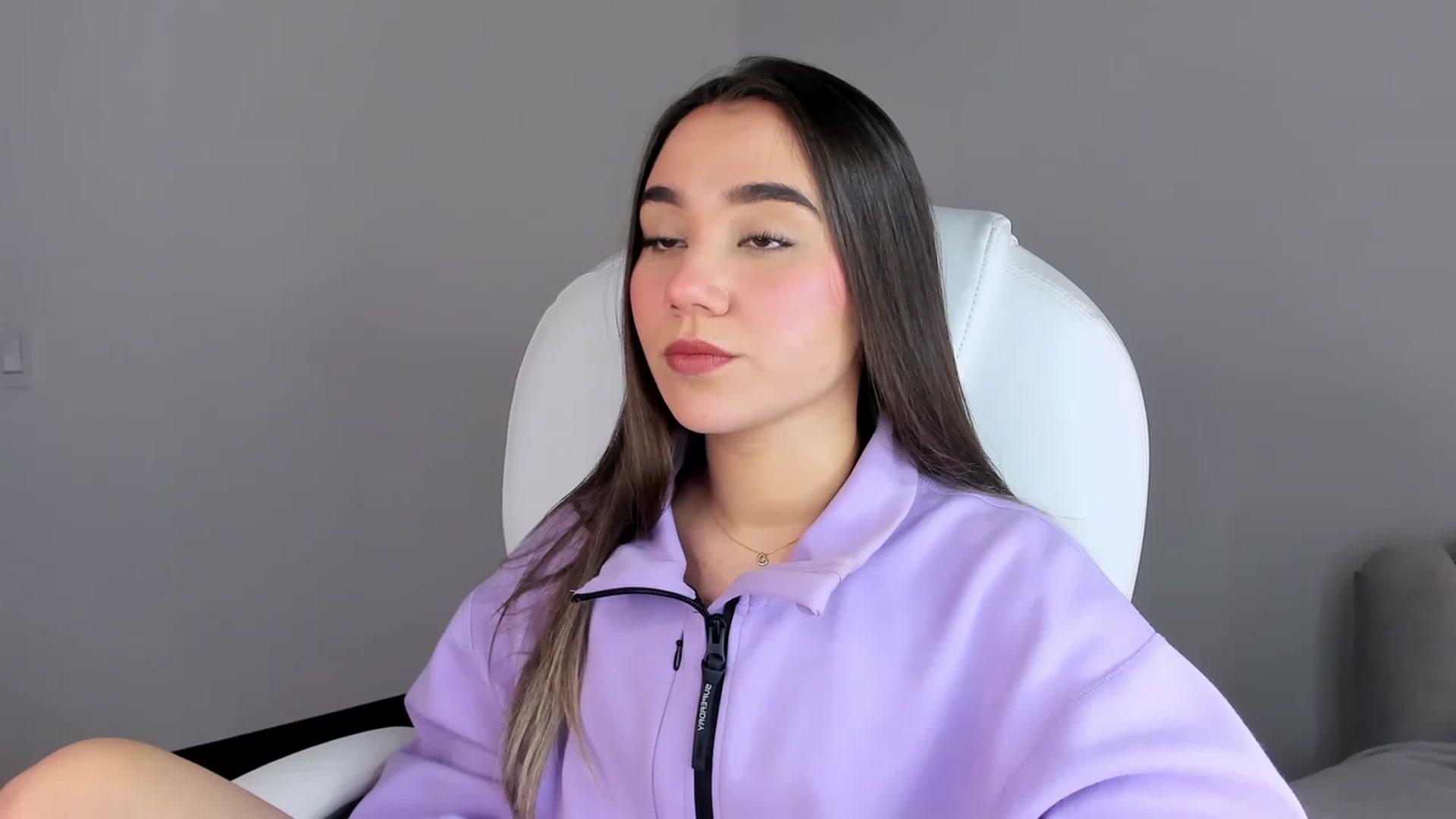 Gallery image thumbnail from Sabrinarey_'s myfreecams stream on, 03/30/2023, 16:40 image 19 of 20