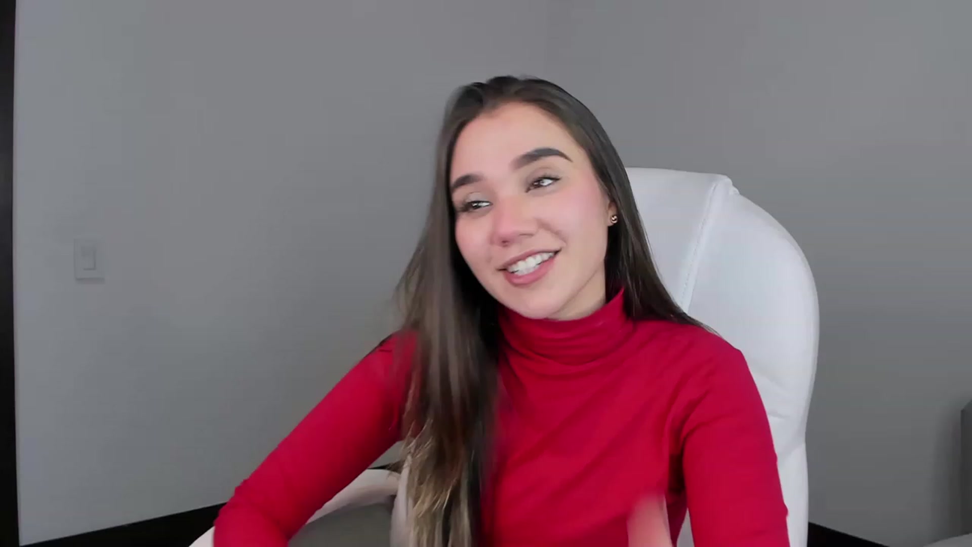 Gallery image thumbnail from Sabrinarey_'s myfreecams stream on, 04/08/2023, 17:09 image 3 of 20