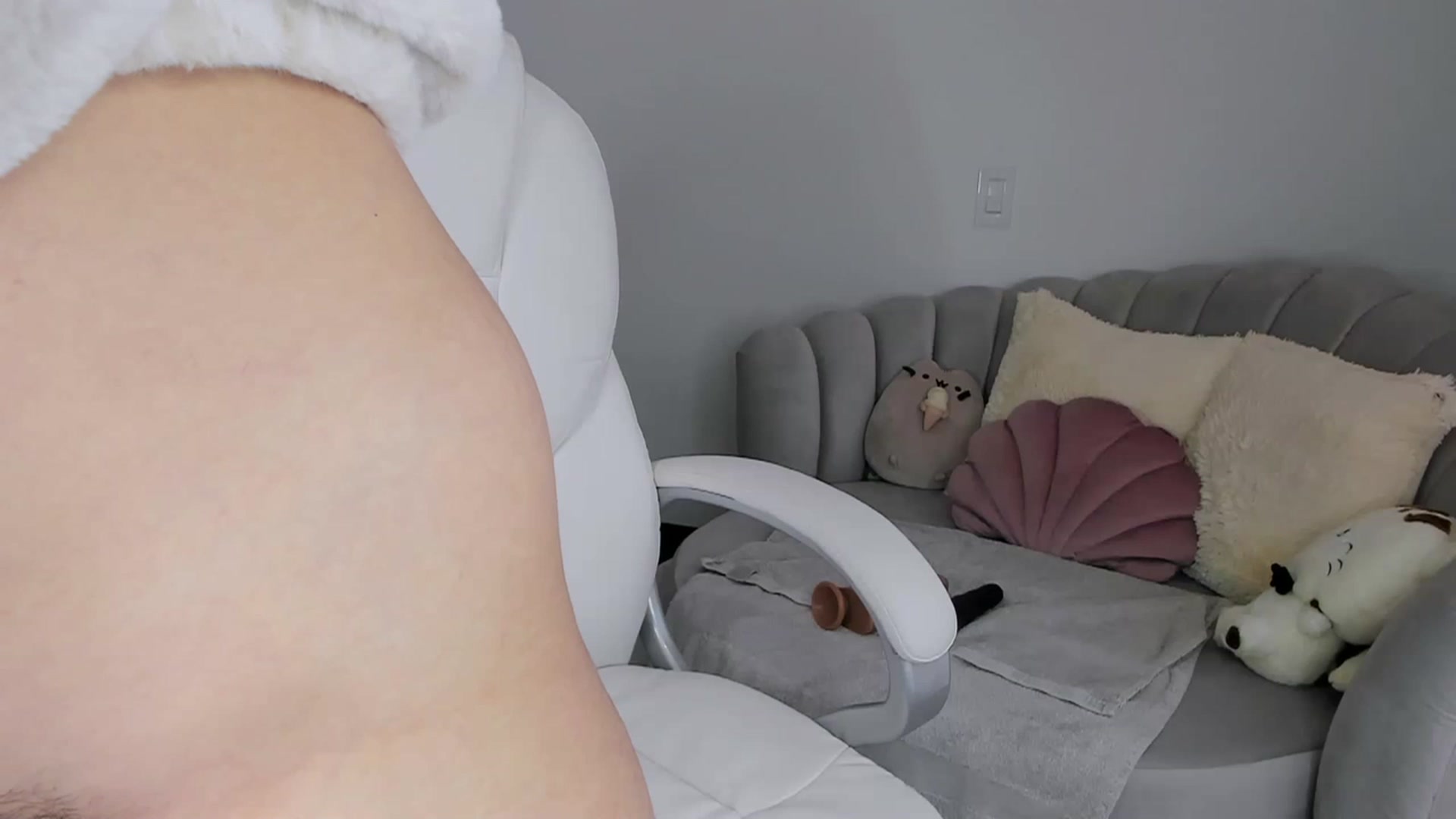 Gallery image thumbnail from Sabrinarey_'s myfreecams stream on, 04/16/2023, 17:20 image 15 of 20