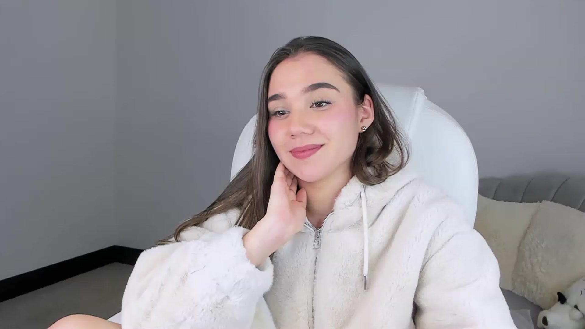 Gallery image thumbnail from Sabrinarey_'s myfreecams stream on, 04/16/2023, 17:45 image 12 of 20