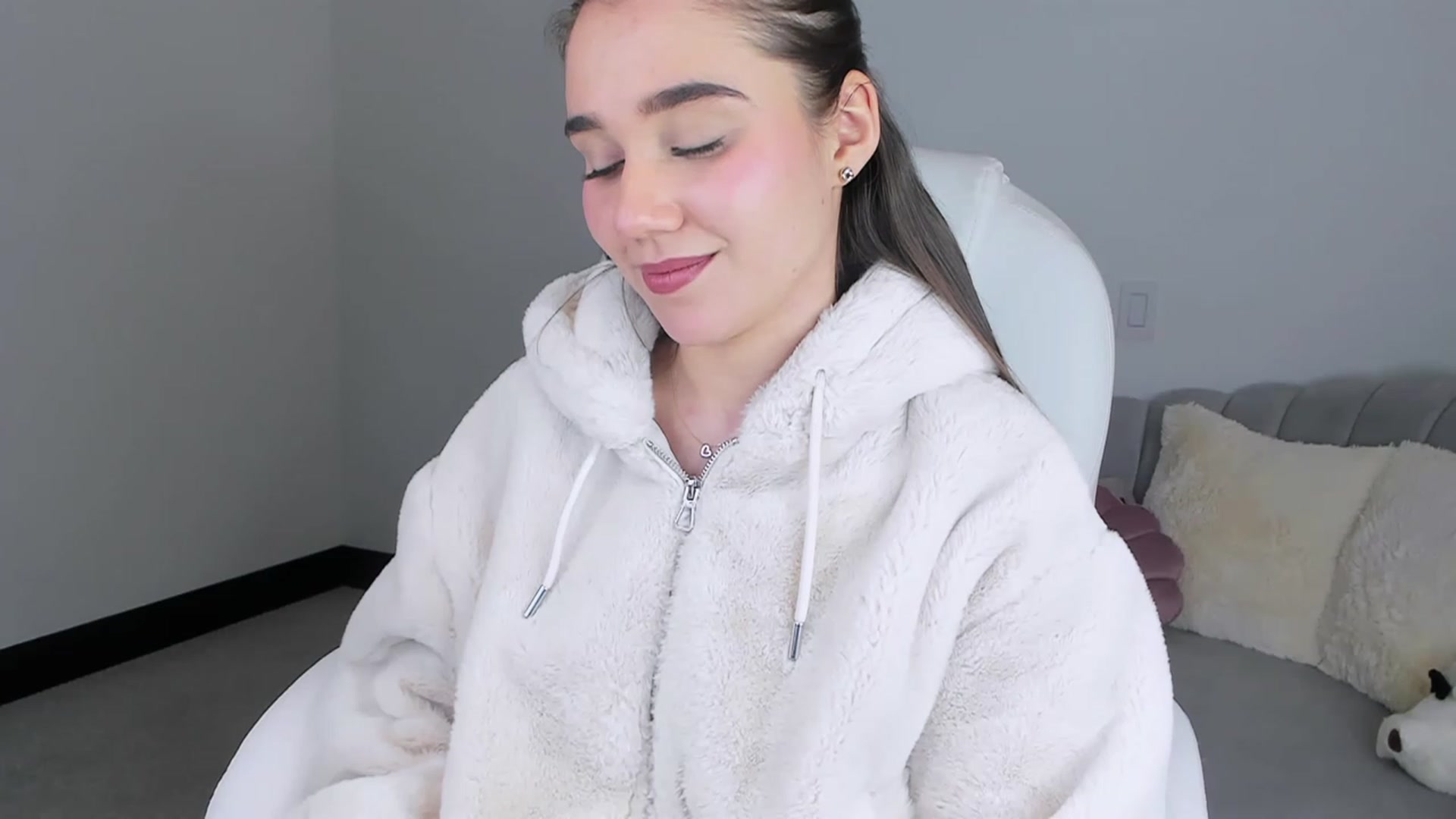Gallery image thumbnail from Sabrinarey_'s myfreecams stream on, 04/16/2023, 18:37 image 17 of 20