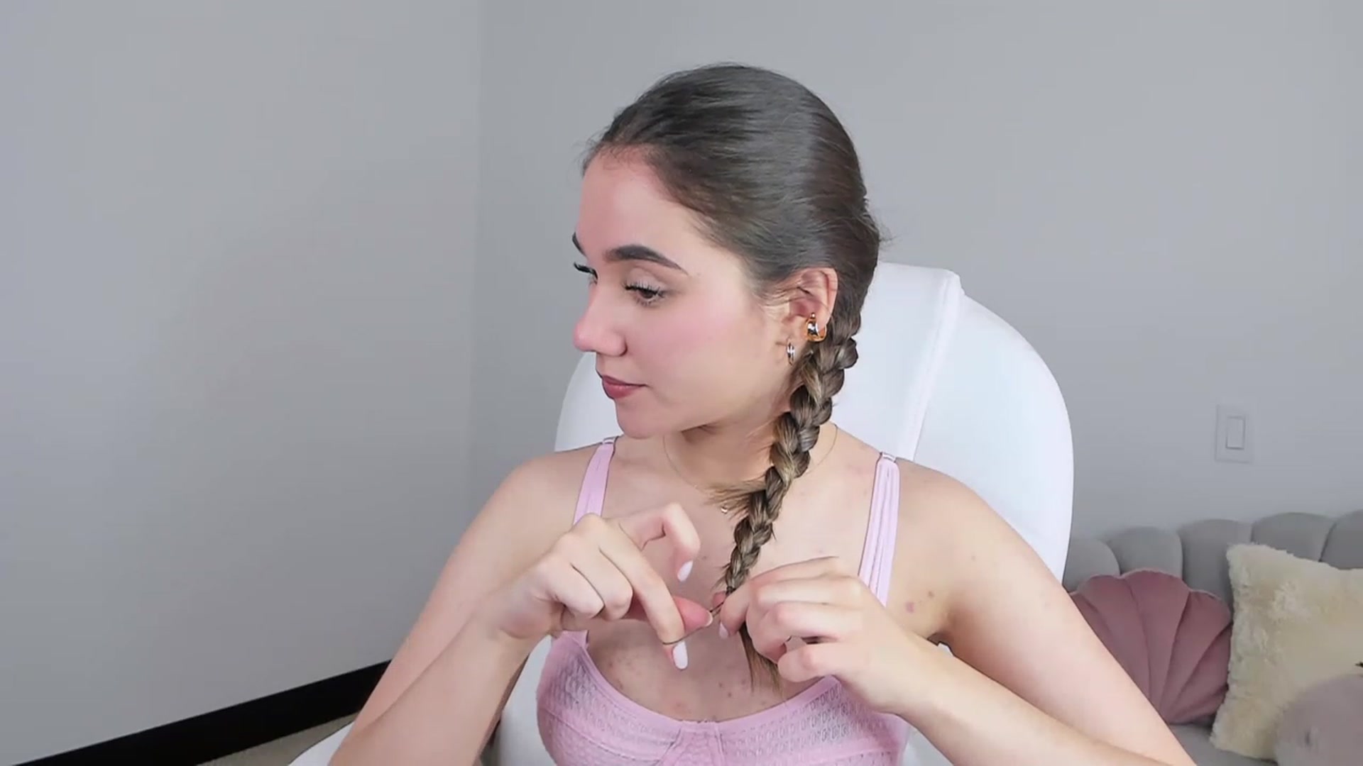 Gallery image thumbnail from Sabrinarey_'s myfreecams stream on, 04/23/2023, 16:23 image 15 of 20