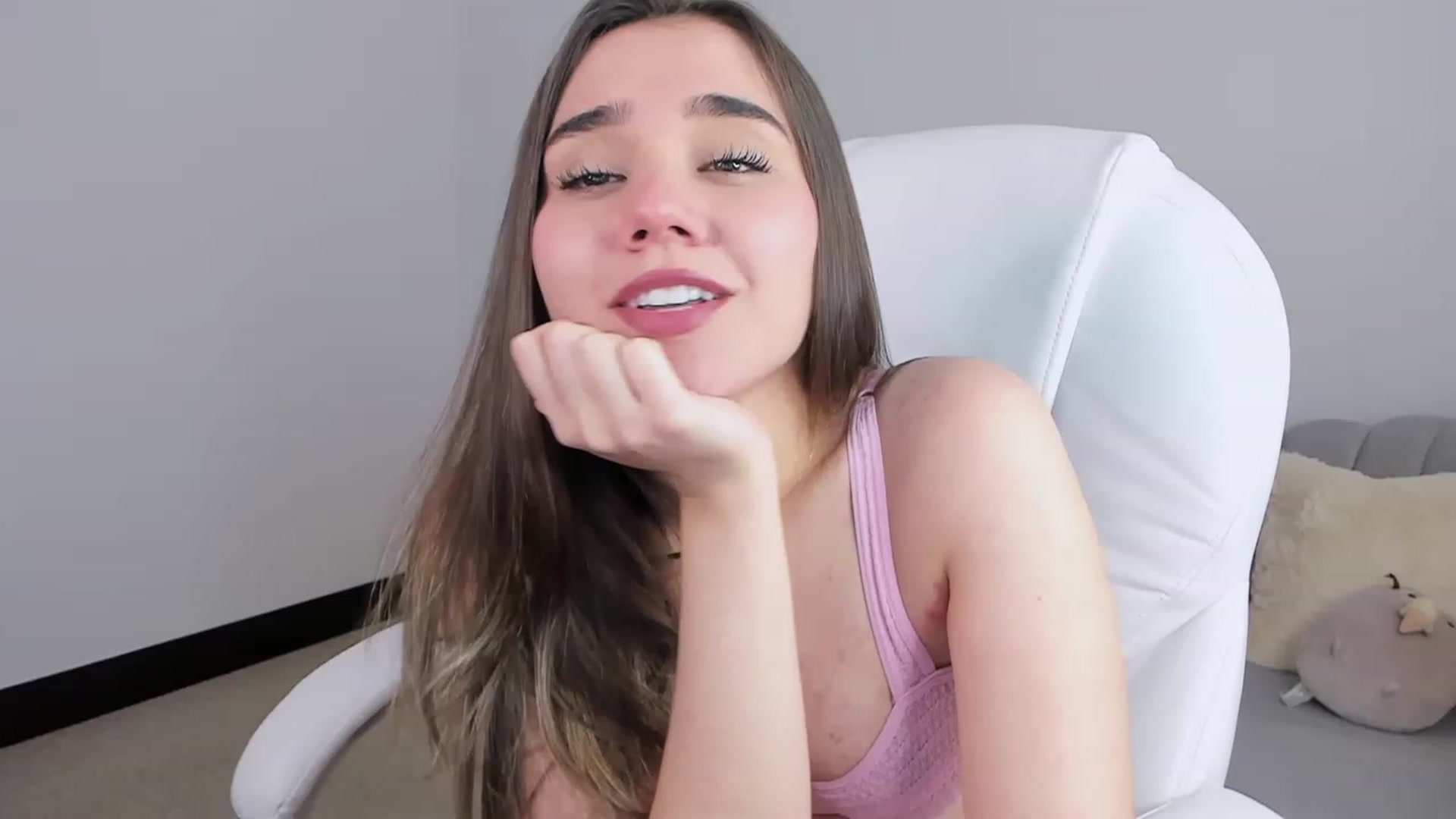Gallery image thumbnail from Sabrinarey_'s myfreecams stream on, 04/23/2023, 16:23 image 7 of 20