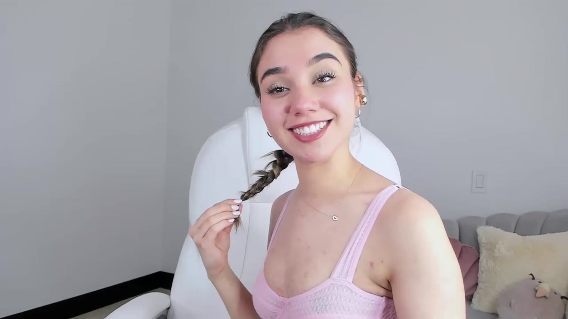 Gallery image thumbnail from Sabrinarey_'s myfreecams stream on, 04/23/2023, 16:23 image 18 of 20