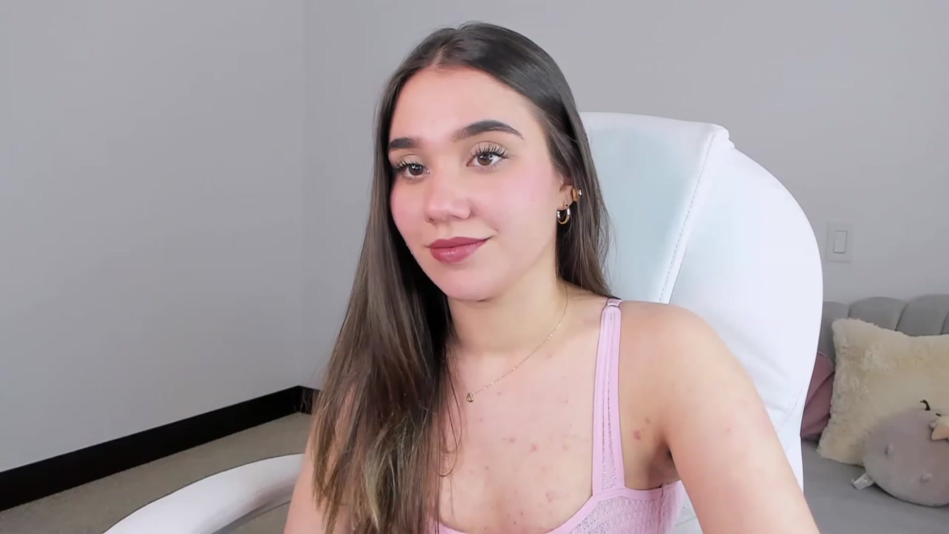 Gallery image thumbnail from Sabrinarey_'s myfreecams stream on, 04/23/2023, 18:36 image 16 of 20