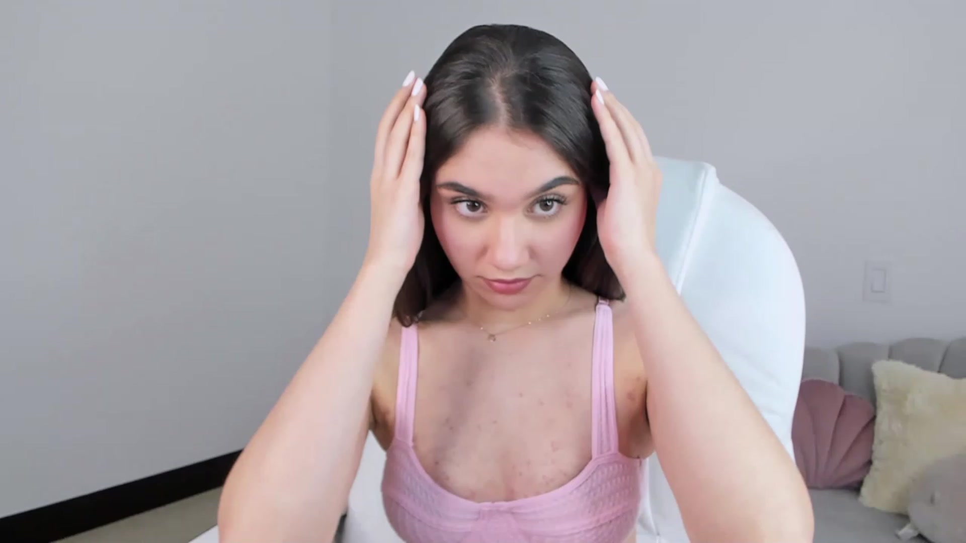 Gallery image thumbnail from Sabrinarey_'s myfreecams stream on, 04/23/2023, 18:36 image 8 of 20
