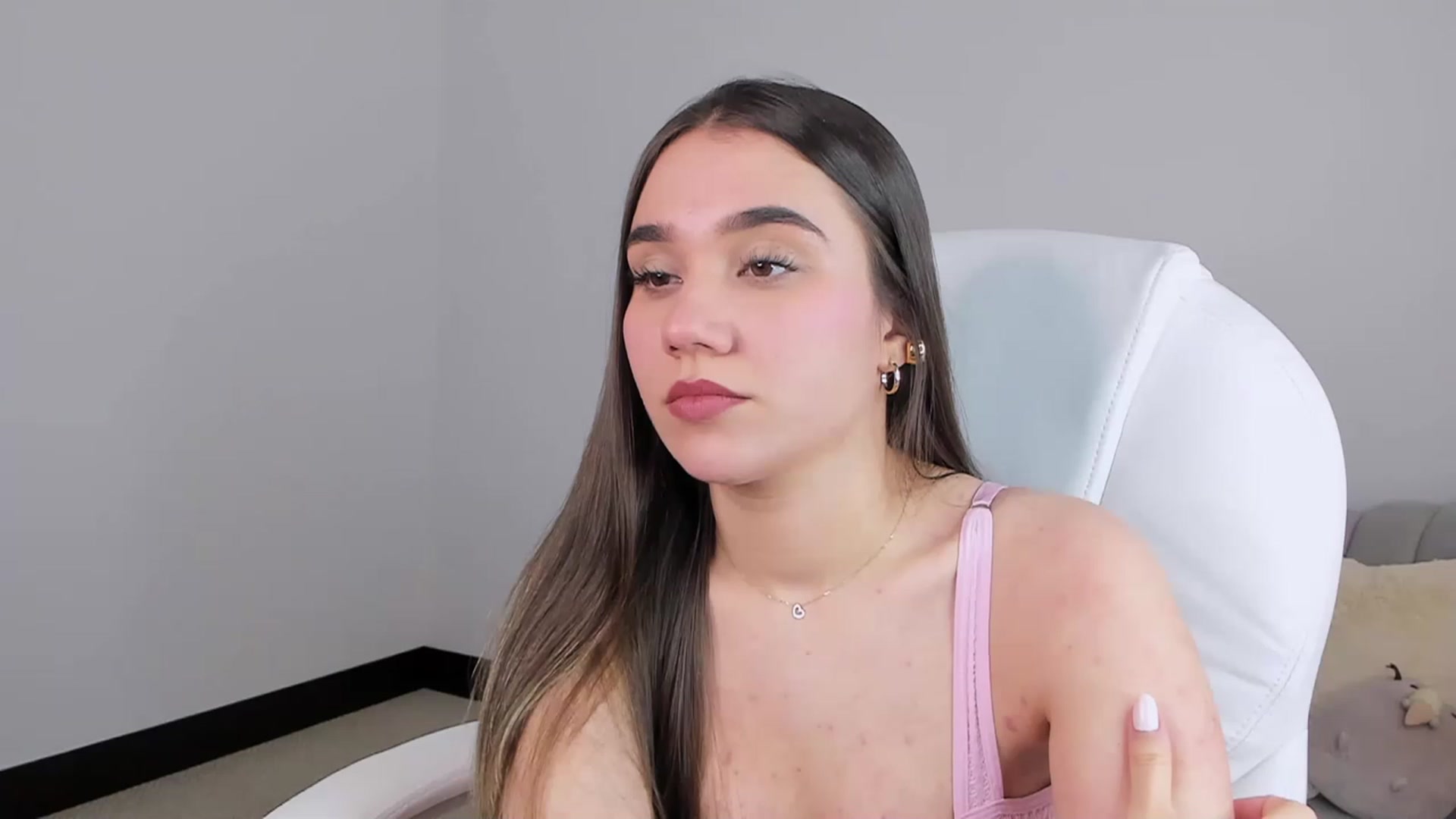 Gallery image thumbnail from Sabrinarey_'s myfreecams stream on, 04/23/2023, 18:36 image 10 of 20