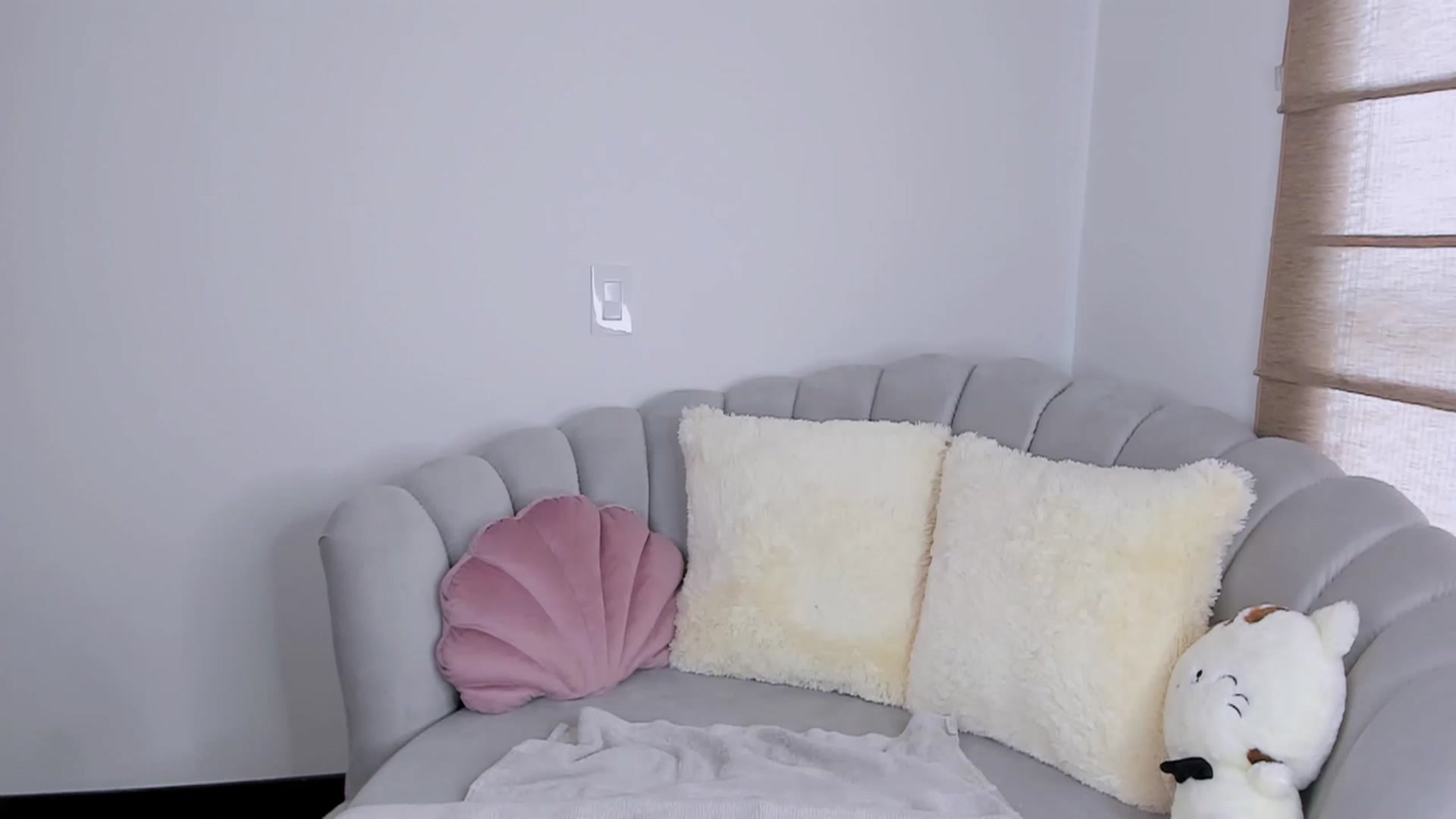 Gallery image thumbnail from Sabrinarey_'s myfreecams stream on, 05/20/2023, 18:15 image 5 of 20