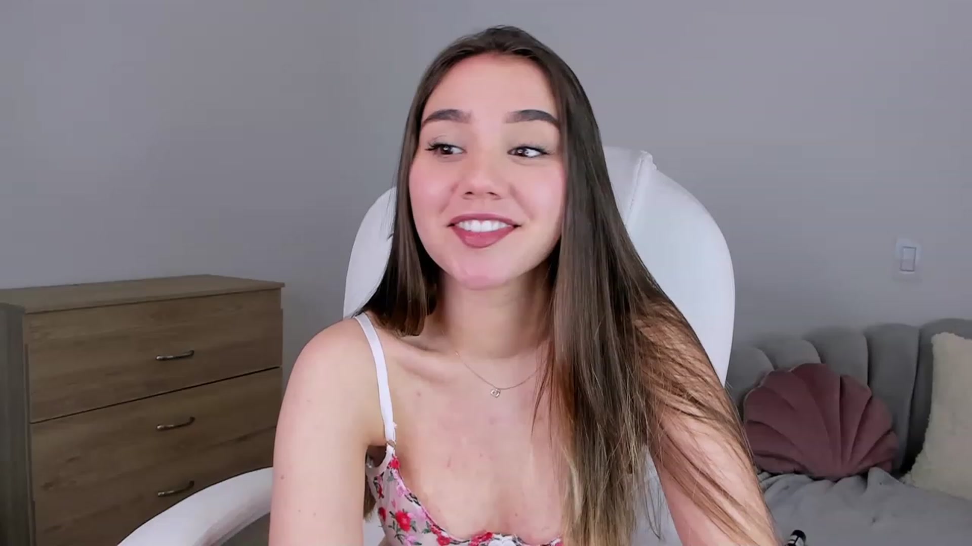 Gallery image thumbnail from Sabrinarey_'s myfreecams stream on, 05/26/2023, 16:09 image 16 of 20