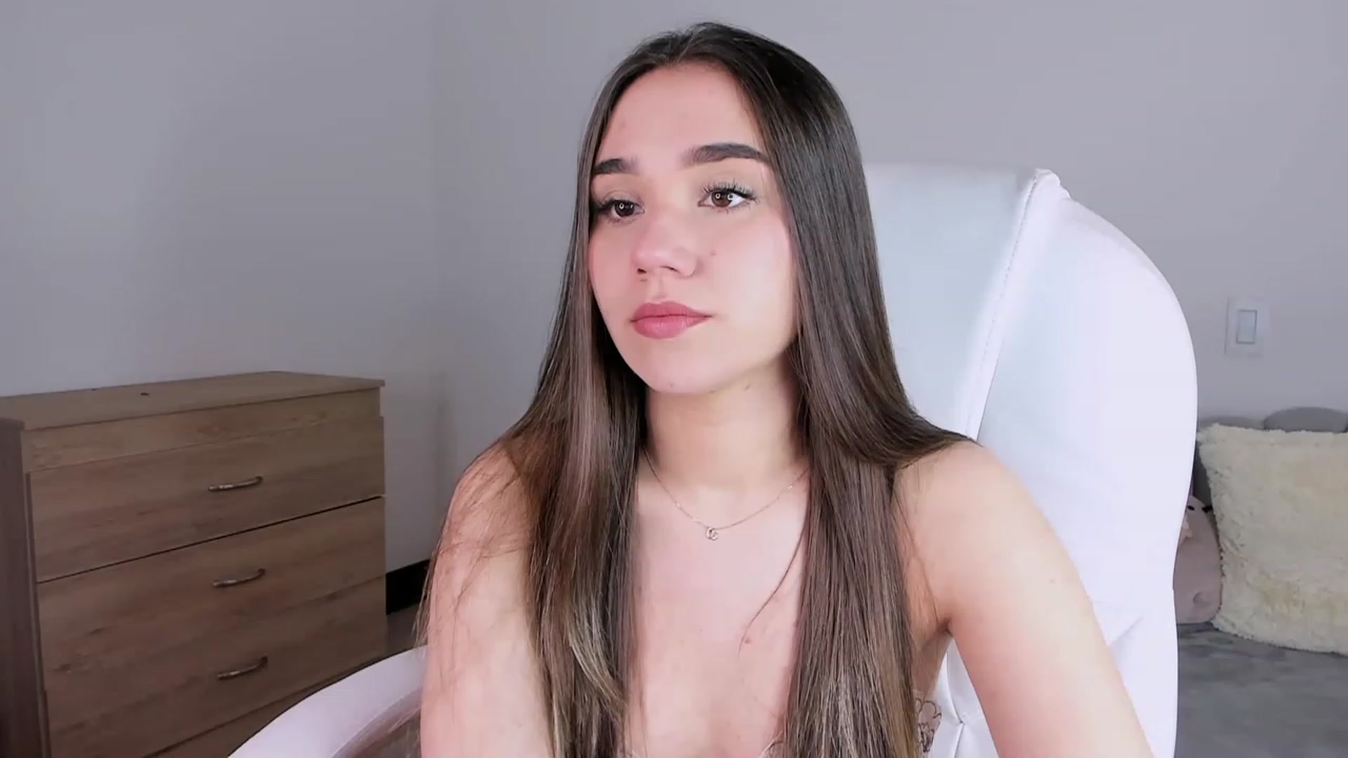 Gallery image thumbnail from Sabrinarey_'s myfreecams stream on, 06/03/2023, 14:44 image 18 of 20