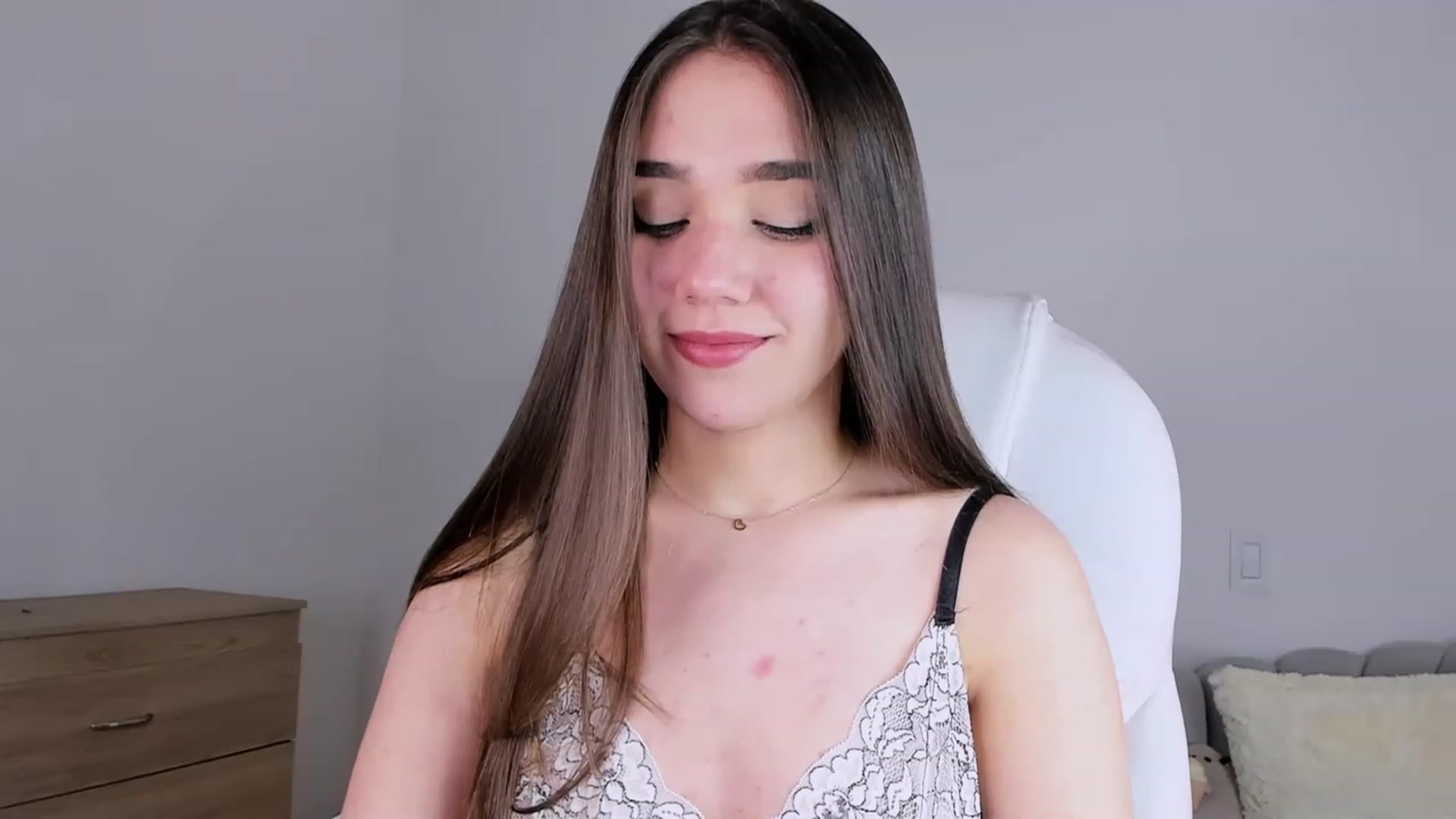 Gallery image thumbnail from Sabrinarey_'s myfreecams stream on, 06/03/2023, 17:03 image 5 of 20