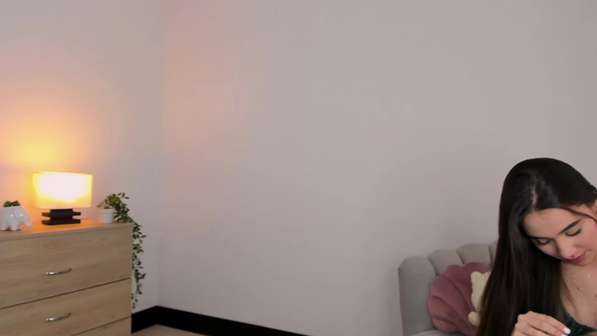 Gallery image thumbnail from Sabrinarey_'s myfreecams stream on, 06/18/2023, 14:37 image 5 of 20