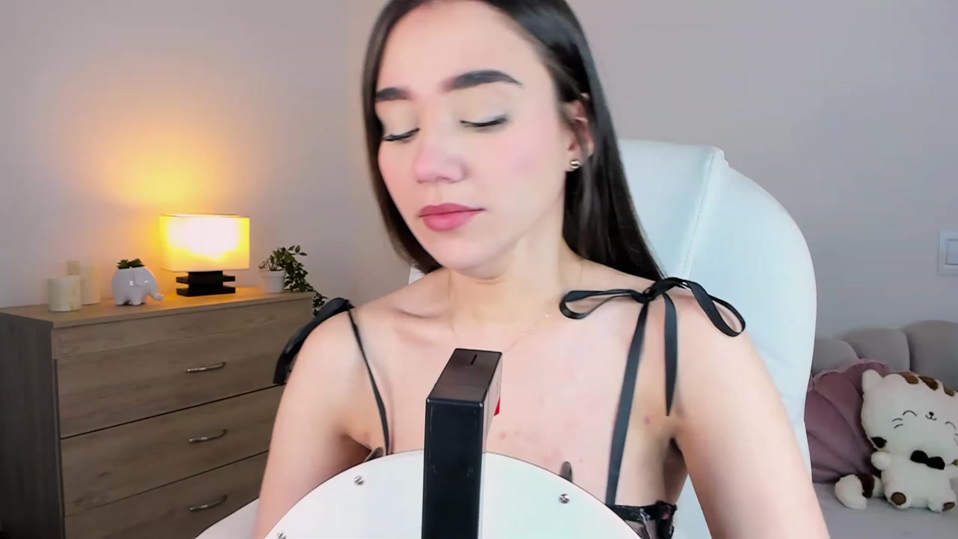 Gallery image thumbnail from Sabrinarey_'s myfreecams stream on, 06/25/2023, 14:07 image 17 of 20