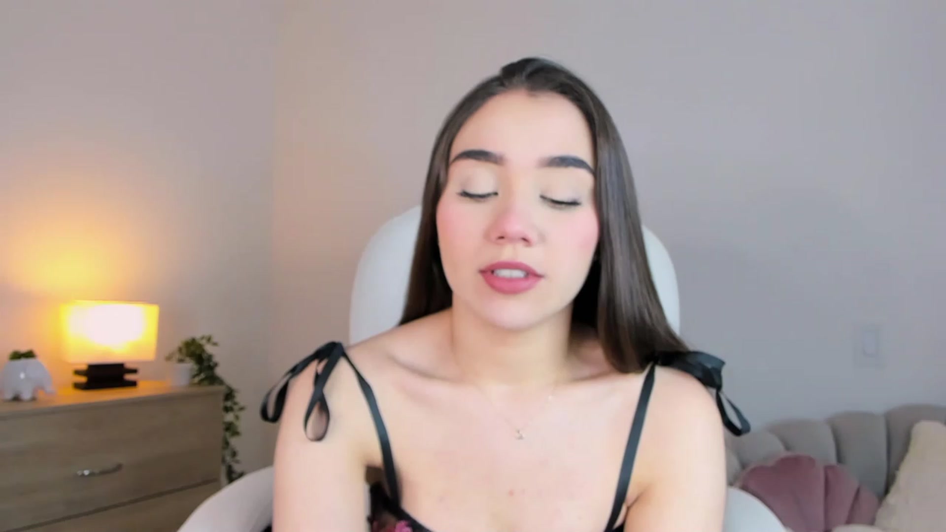 Gallery image thumbnail from Sabrinarey_'s myfreecams stream on, 06/25/2023, 14:07 image 2 of 20