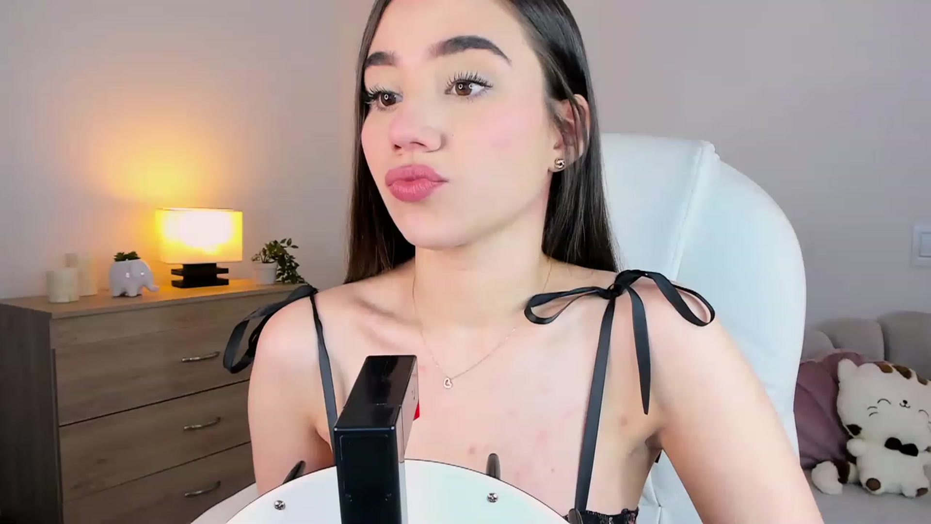 Gallery image thumbnail from Sabrinarey_'s myfreecams stream on, 06/25/2023, 14:07 image 16 of 20