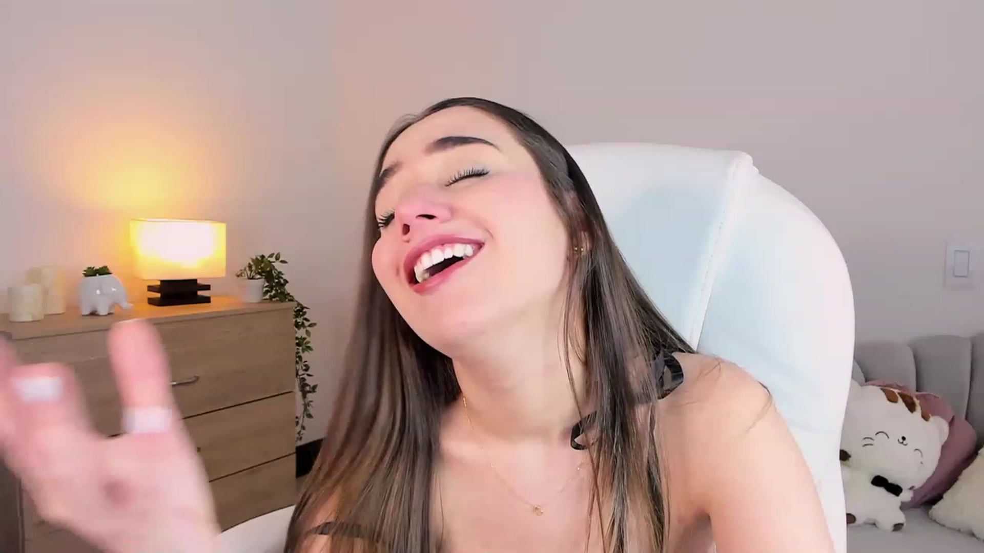 Gallery image thumbnail from Sabrinarey_'s myfreecams stream on, 06/25/2023, 16:47 image 6 of 20
