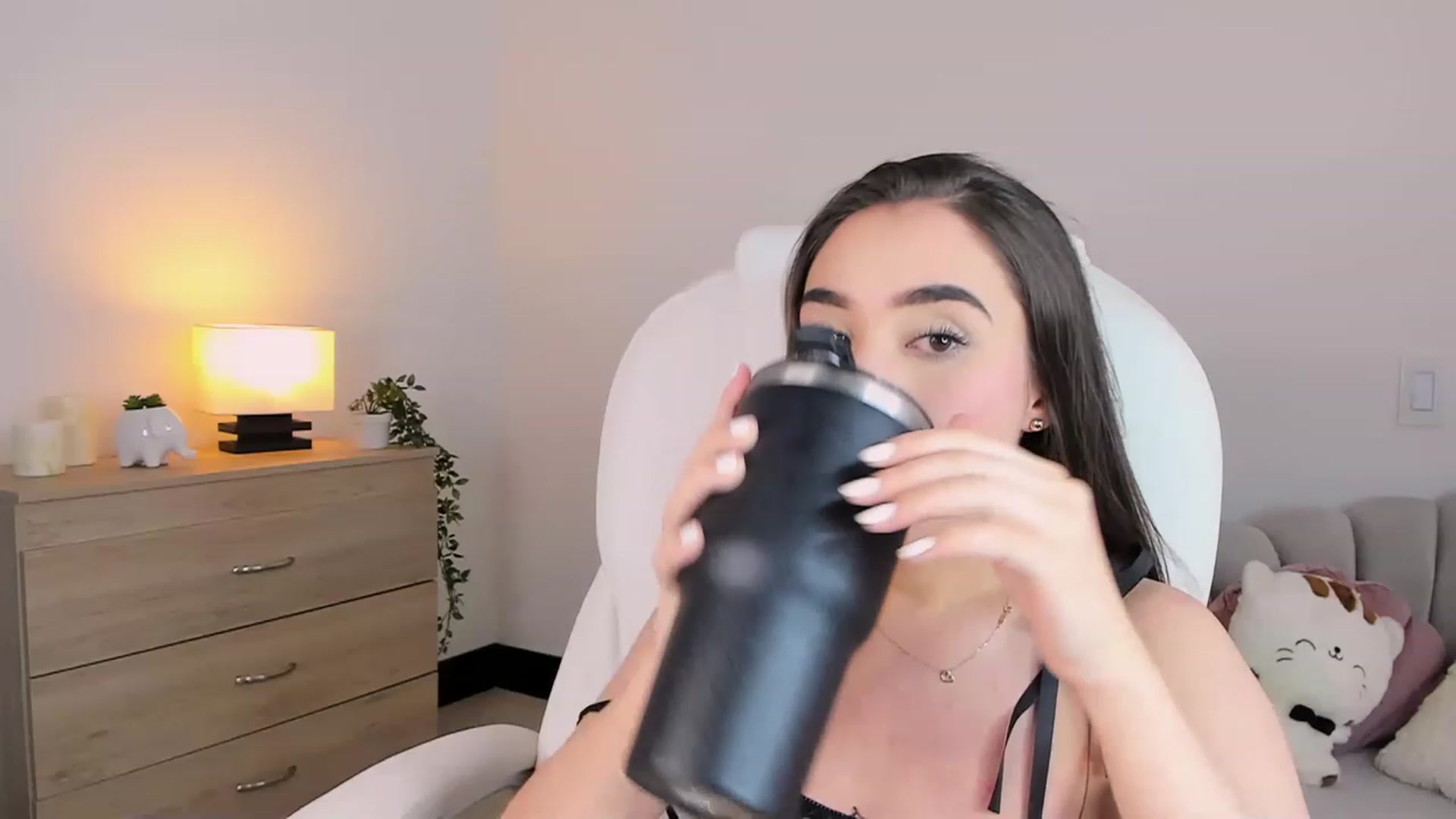 Gallery image thumbnail from Sabrinarey_'s myfreecams stream on, 06/25/2023, 16:47 image 13 of 20