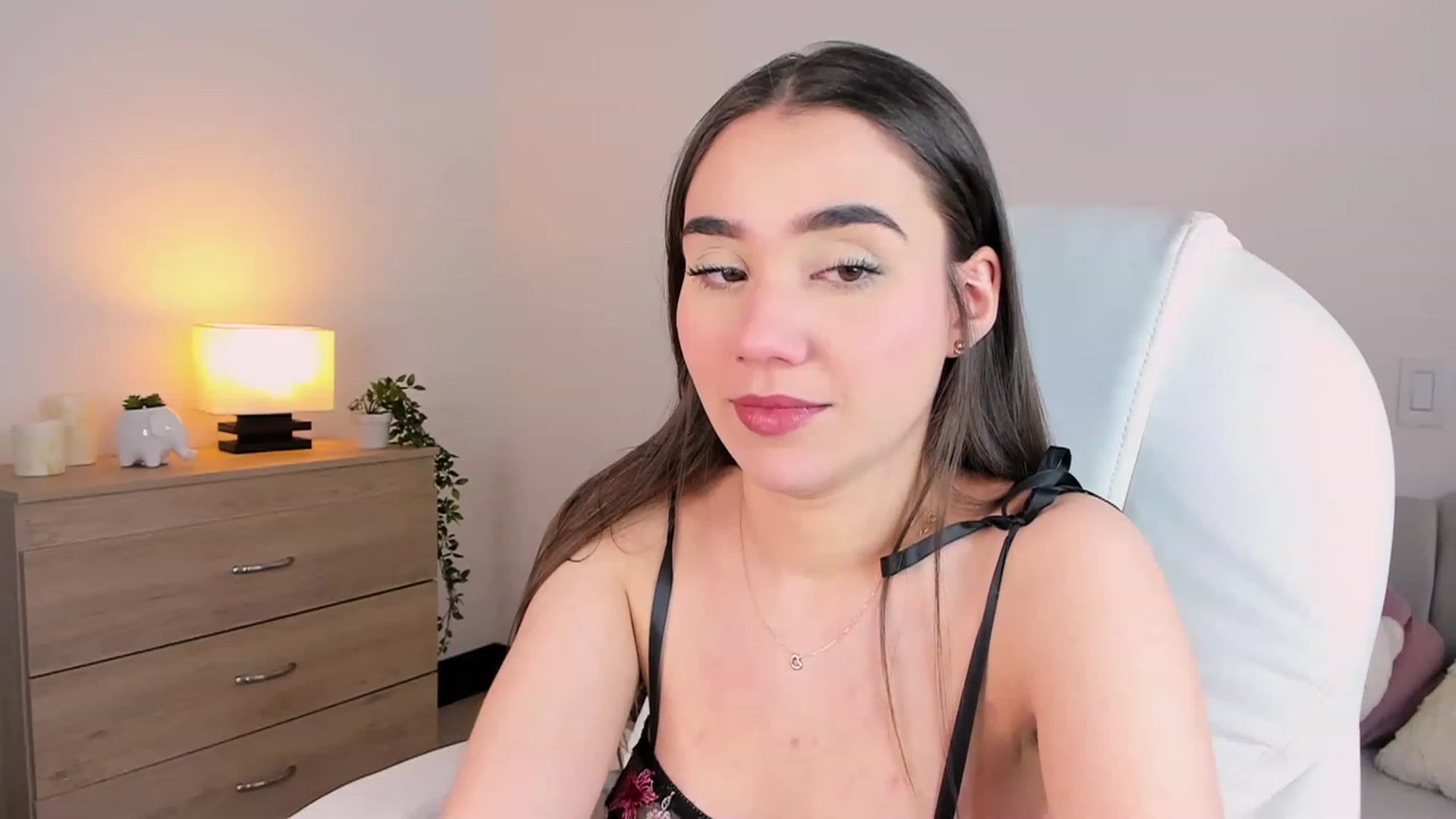 Gallery image thumbnail from Sabrinarey_'s myfreecams stream on, 06/25/2023, 16:47 image 3 of 20