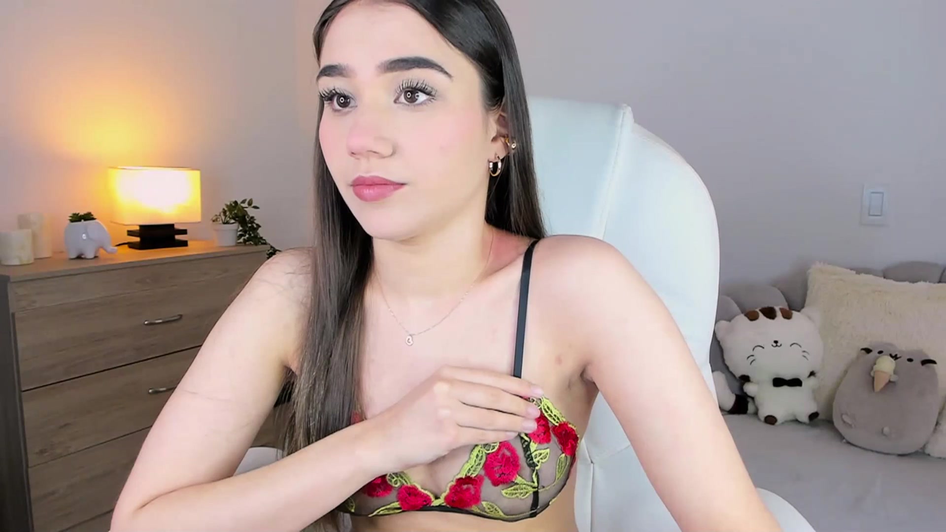 Gallery image thumbnail from Sabrinarey_'s myfreecams stream on, 07/02/2023, 14:14 image 1 of 20