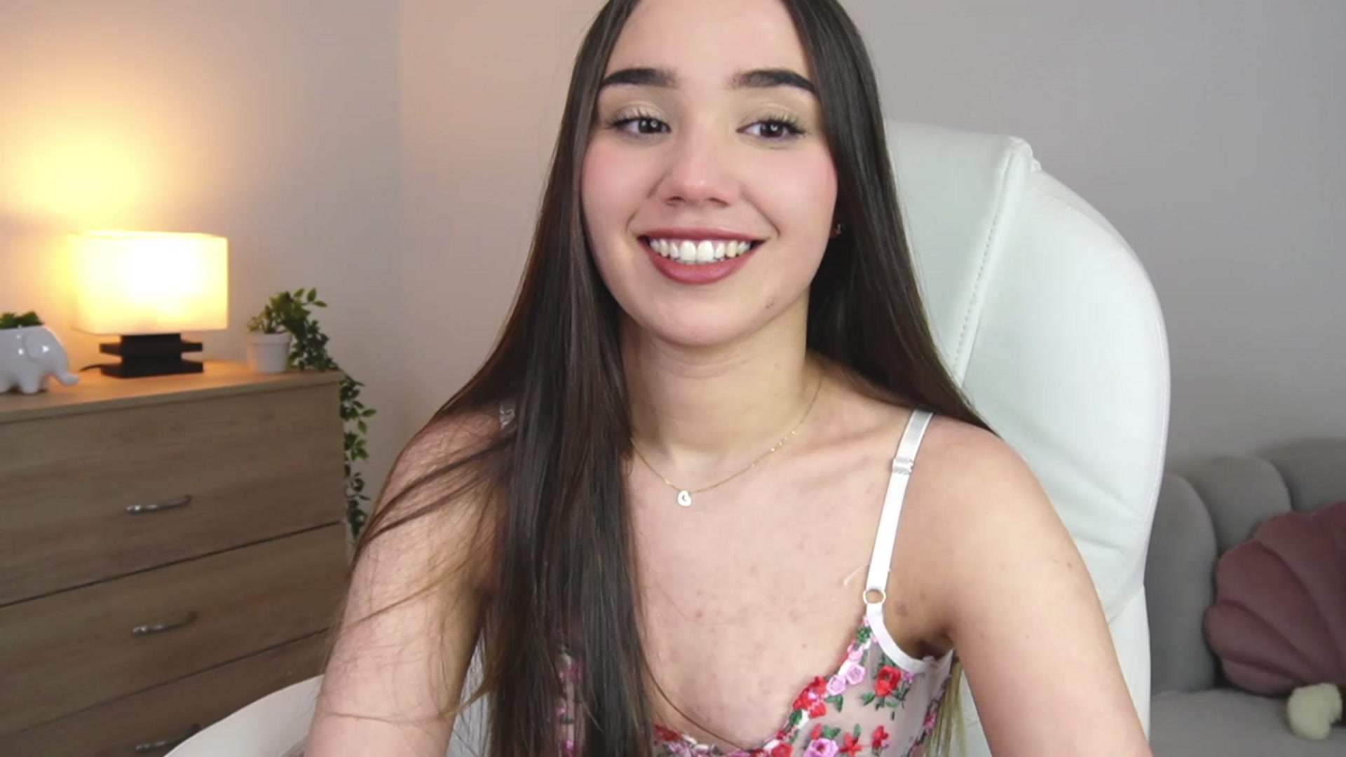 Gallery image thumbnail from Sabrinarey_'s myfreecams stream on, 07/13/2023, 18:48 image 15 of 20