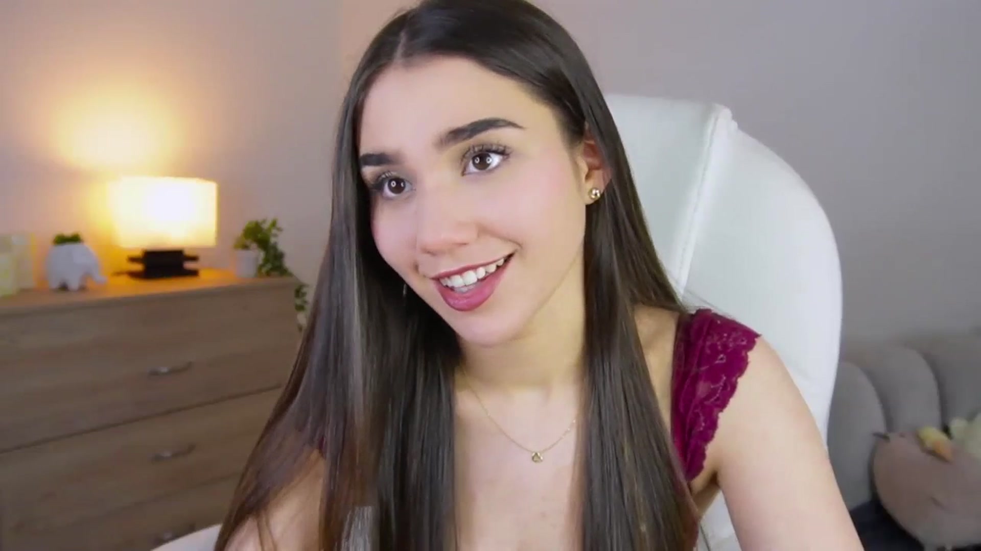 Gallery image thumbnail from Sabrinarey_'s myfreecams stream on, 08/06/2023, 16:32 image 17 of 20