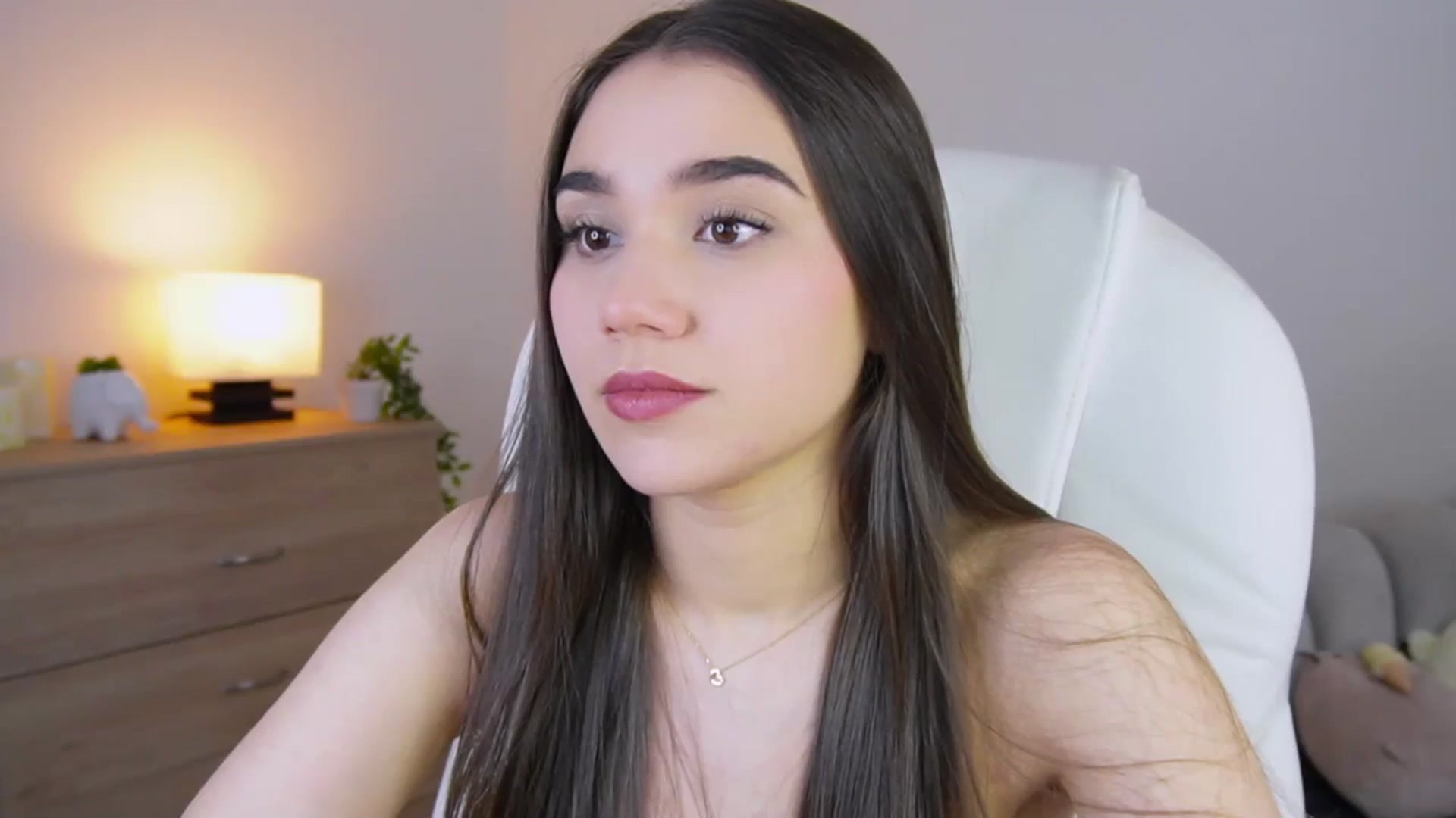 Gallery image thumbnail from Sabrinarey_'s myfreecams stream on, 08/06/2023, 16:32 image 9 of 20