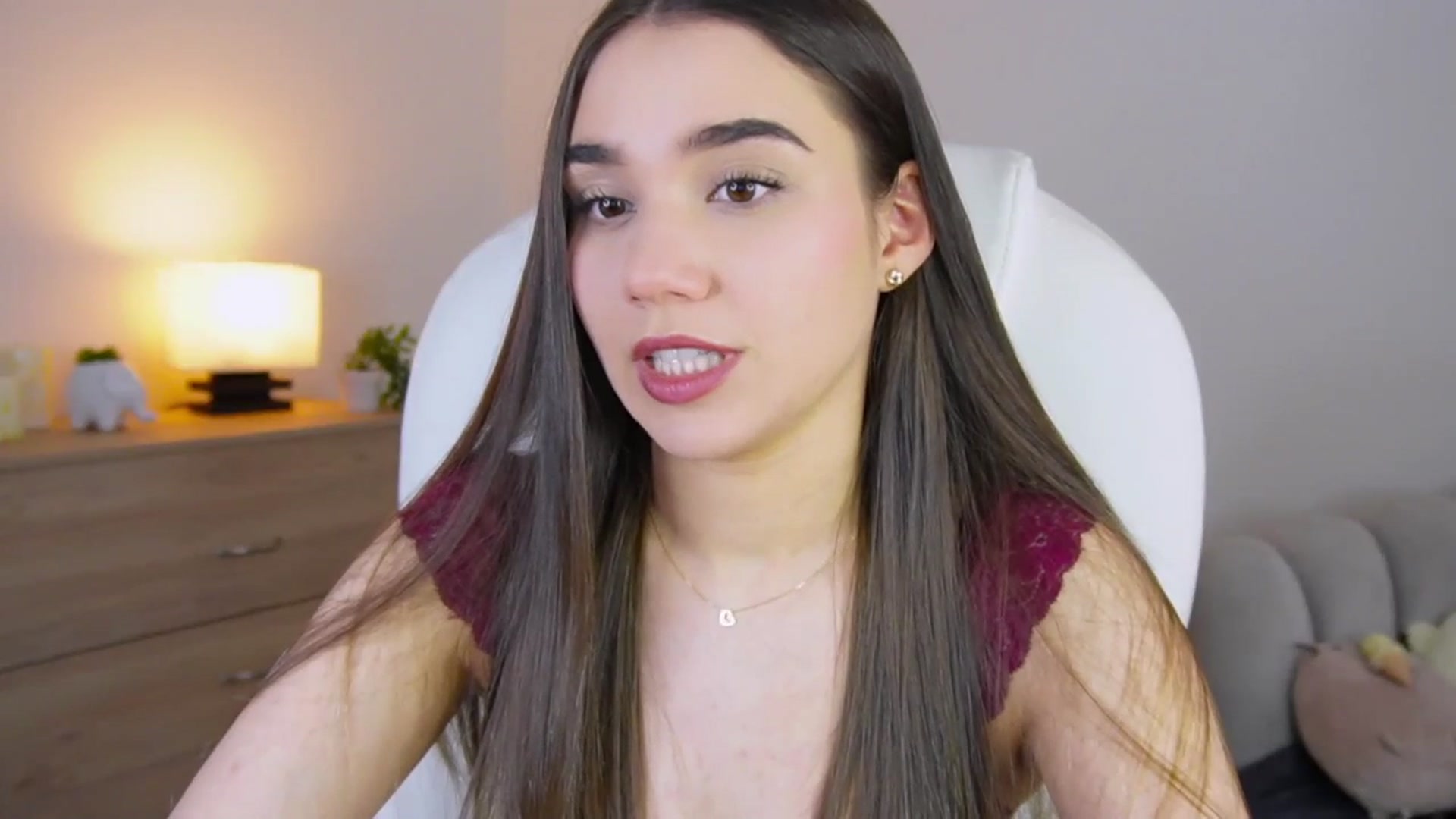 Gallery image thumbnail from Sabrinarey_'s myfreecams stream on, 08/06/2023, 16:32 image 14 of 20