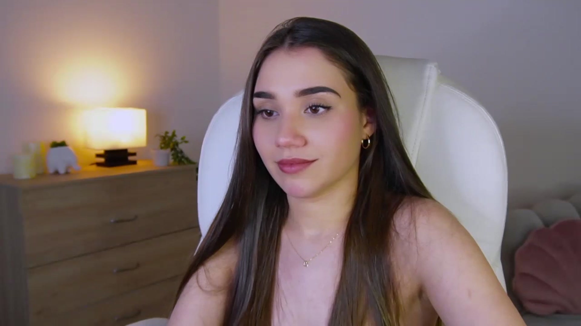 Gallery image thumbnail from Sabrinarey_'s myfreecams stream on, 10/31/2023, 01:00 image 15 of 20
