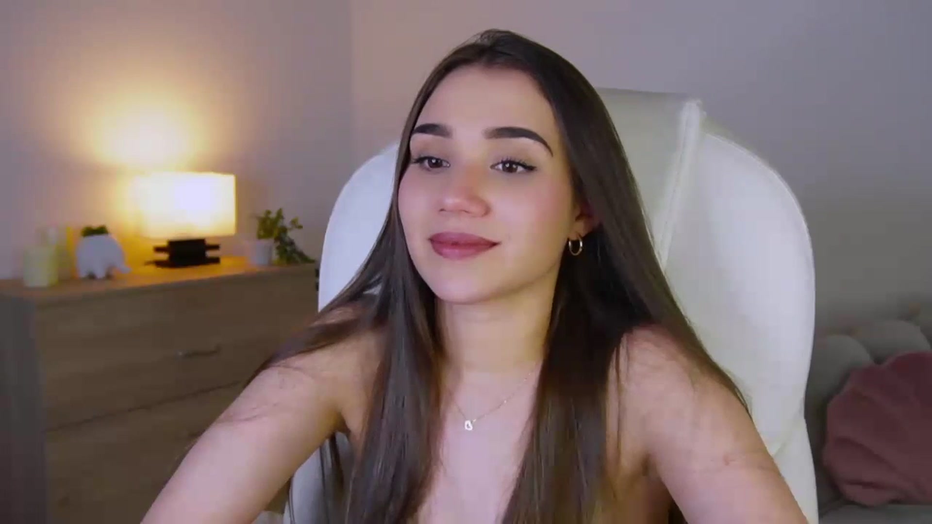 Gallery image thumbnail from Sabrinarey_'s myfreecams stream on, 10/31/2023, 01:00 image 12 of 20