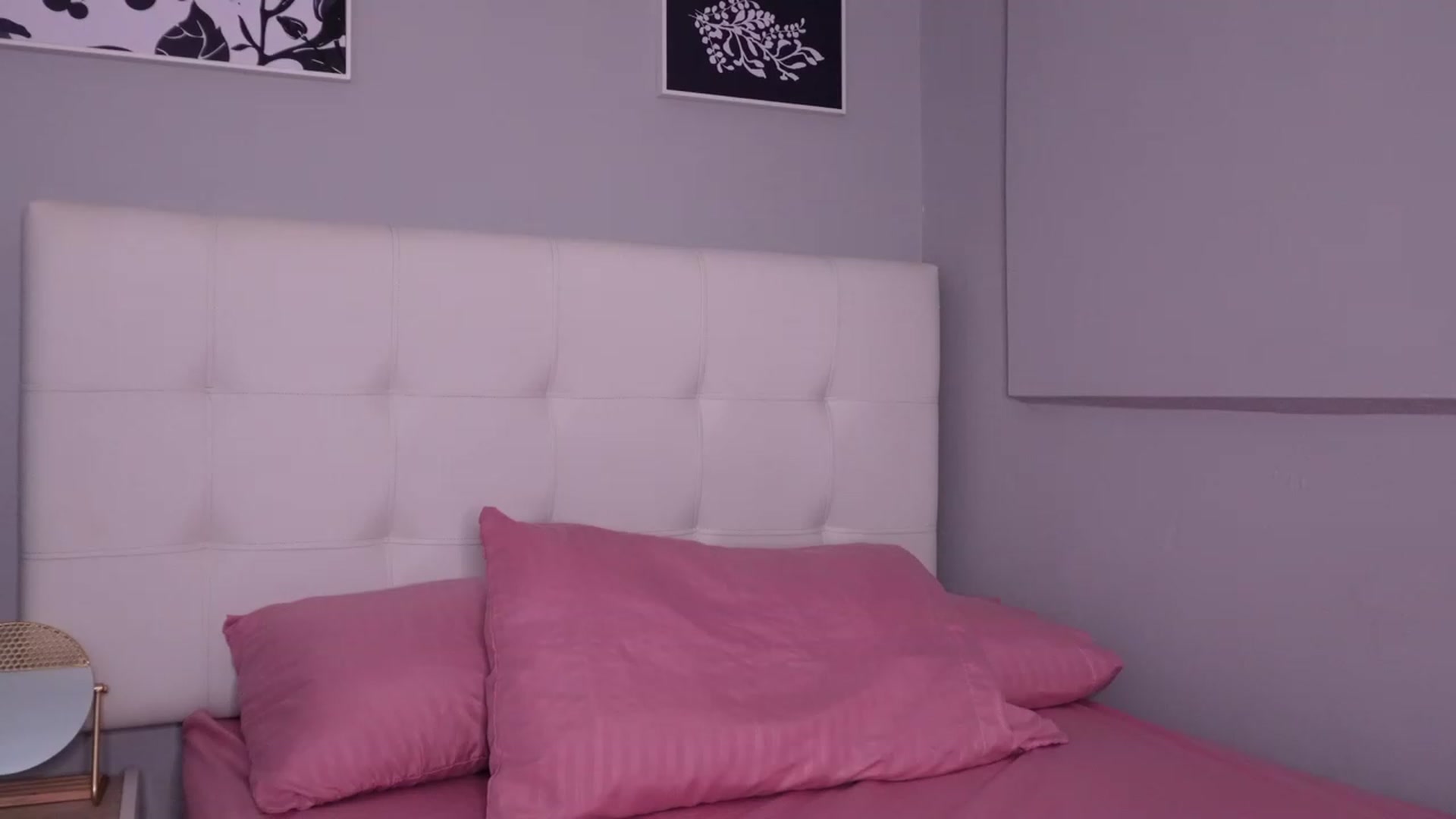 Gallery image thumbnail from Sabrinarey_'s myfreecams stream on, 01/16/2024, 20:14 image 6 of 20