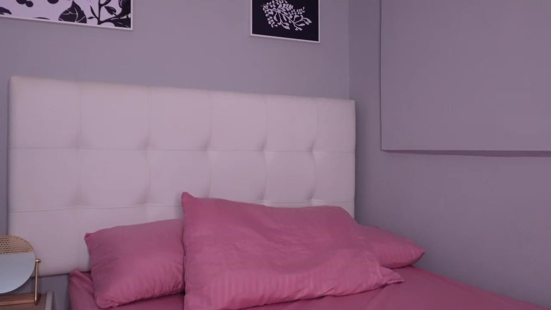 Gallery image thumbnail from Sabrinarey_'s myfreecams stream on, 01/16/2024, 20:14 image 5 of 20
