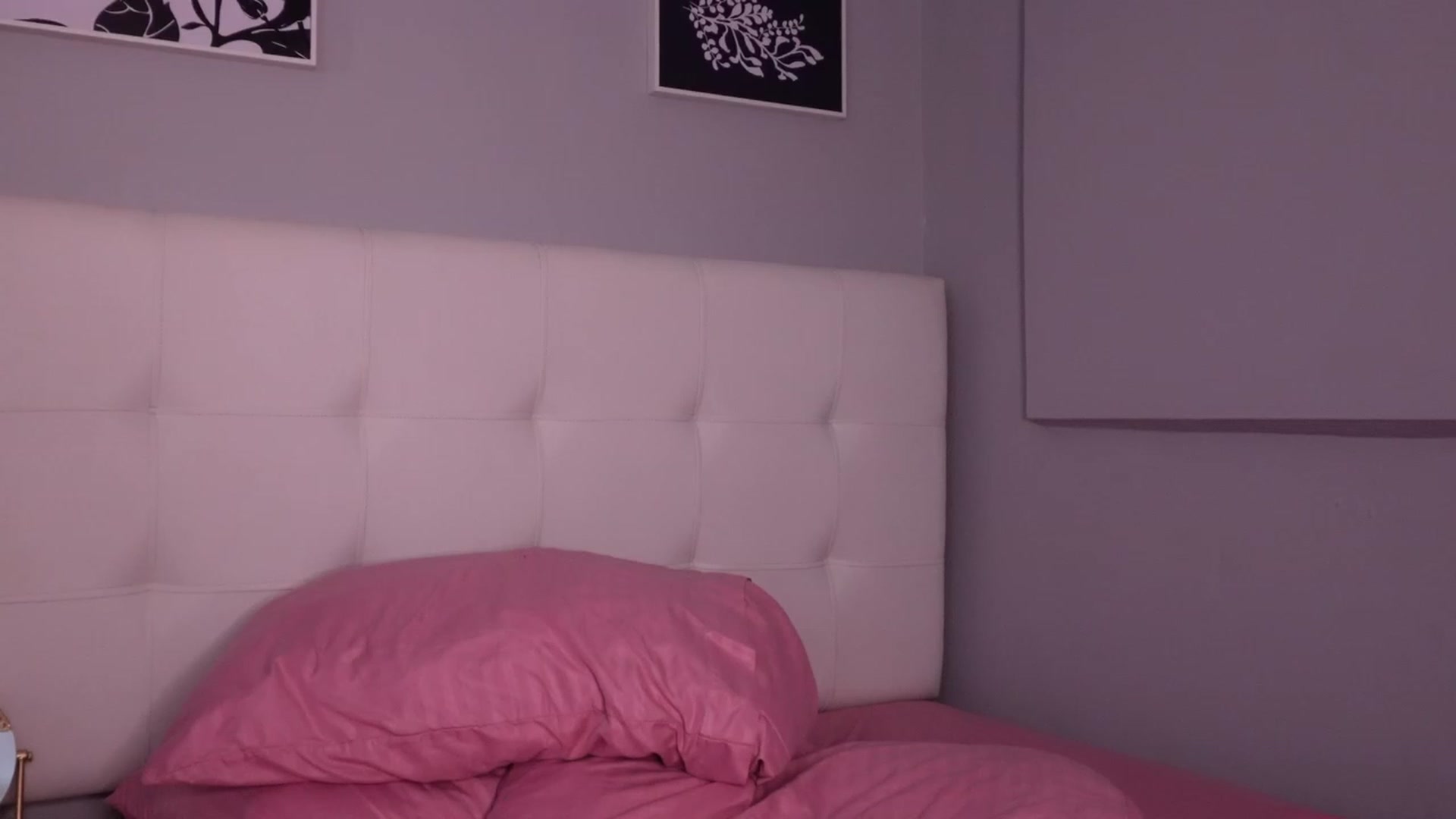 Gallery image thumbnail from Sabrinarey_'s myfreecams stream on, 01/16/2024, 23:14 image 1 of 20