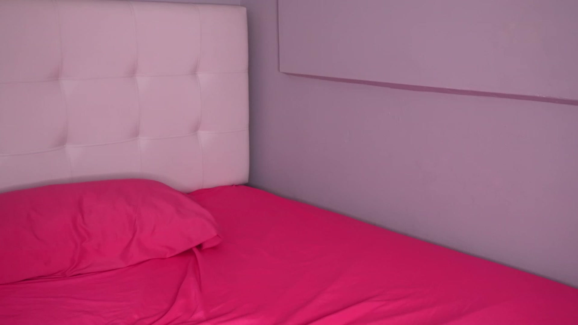 Gallery image thumbnail from Sabrinarey_'s myfreecams stream on, 01/18/2024, 16:34 image 8 of 20