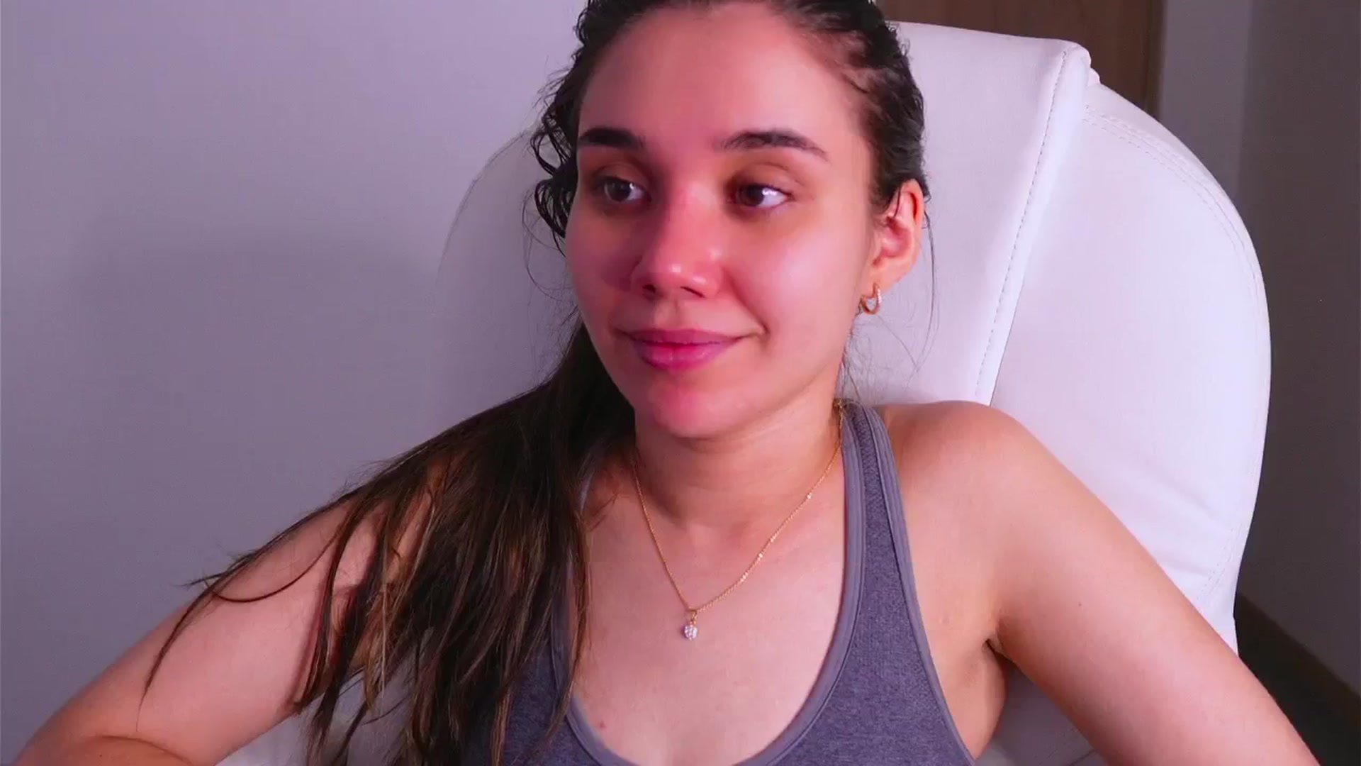 Gallery image thumbnail from Sabrinarey_'s myfreecams stream on, 03/19/2024, 16:40 image 17 of 20