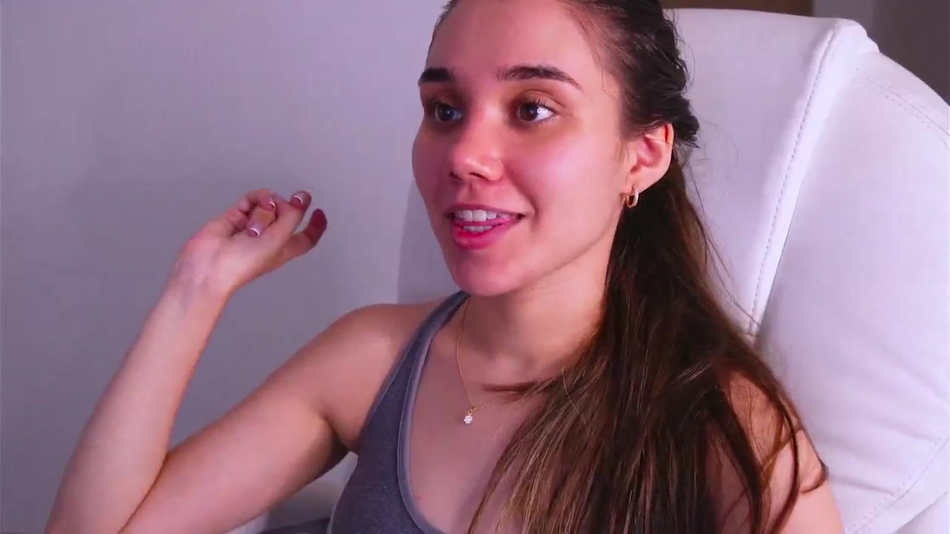 Gallery image thumbnail from Sabrinarey_'s myfreecams stream on, 03/19/2024, 16:40 image 3 of 20
