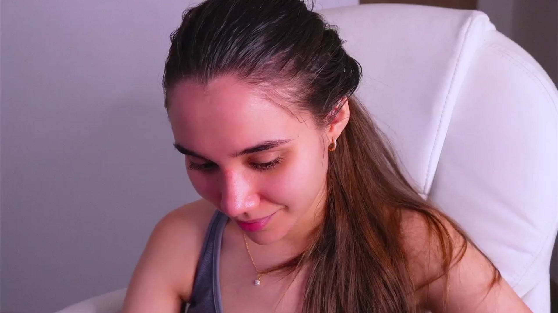 Gallery image thumbnail from Sabrinarey_'s myfreecams stream on, 03/19/2024, 16:40 image 1 of 20
