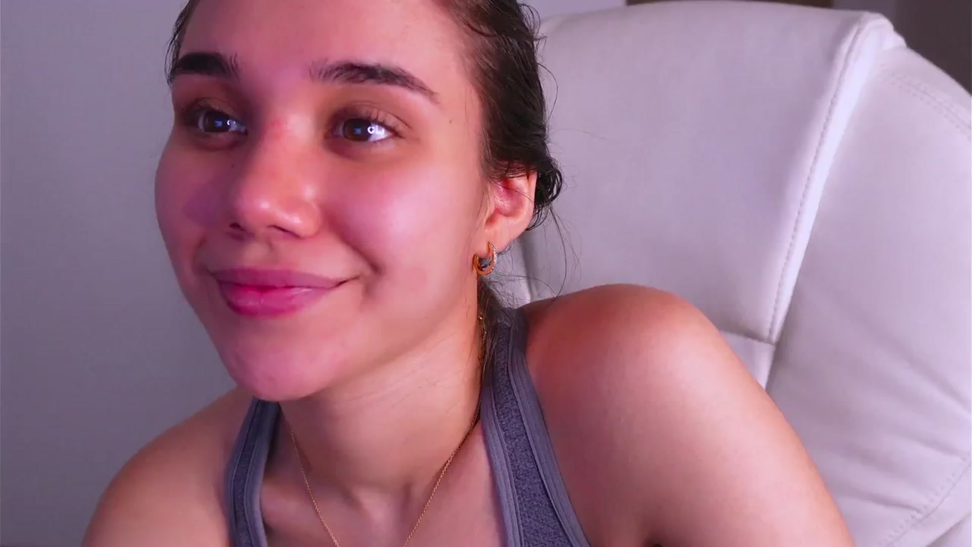Gallery image thumbnail from Sabrinarey_'s myfreecams stream on, 03/19/2024, 16:40 image 15 of 20