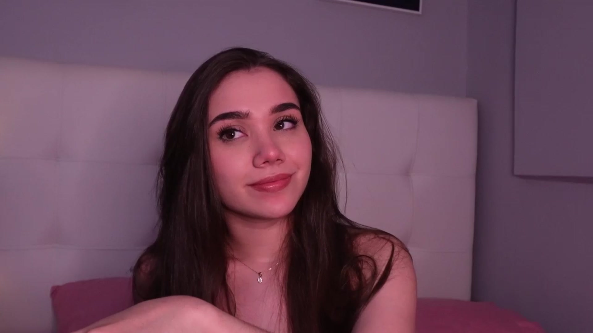 Gallery image thumbnail from Sabrinarey_'s myfreecams stream on, 03/22/2024, 20:54 image 10 of 20