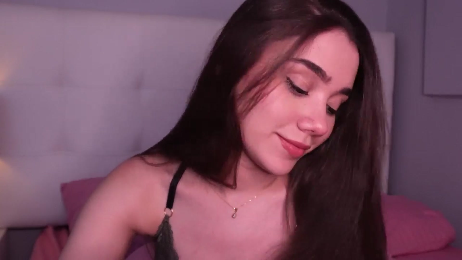Gallery image thumbnail from Sabrinarey_'s myfreecams stream on, 03/22/2024, 20:54 image 13 of 20