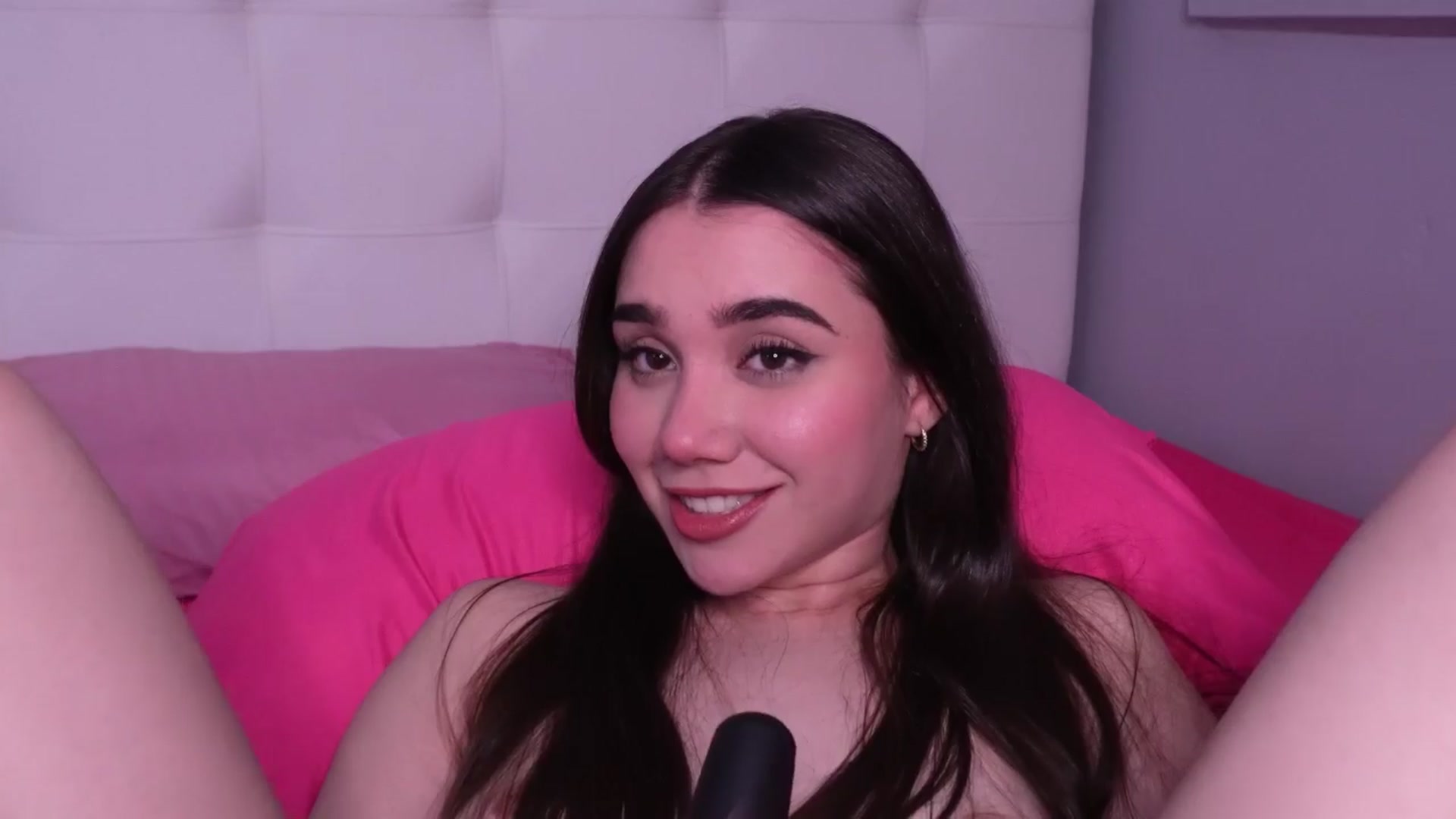 Gallery image thumbnail from Sabrinarey_'s myfreecams stream on, 03/28/2024, 16:15 image 15 of 20