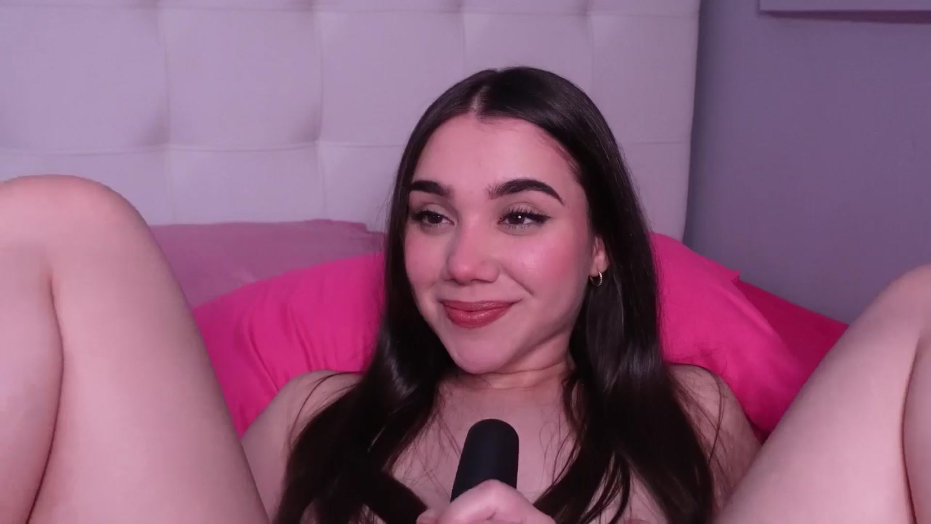 Gallery image thumbnail from Sabrinarey_'s myfreecams stream on, 03/28/2024, 16:15 image 16 of 20
