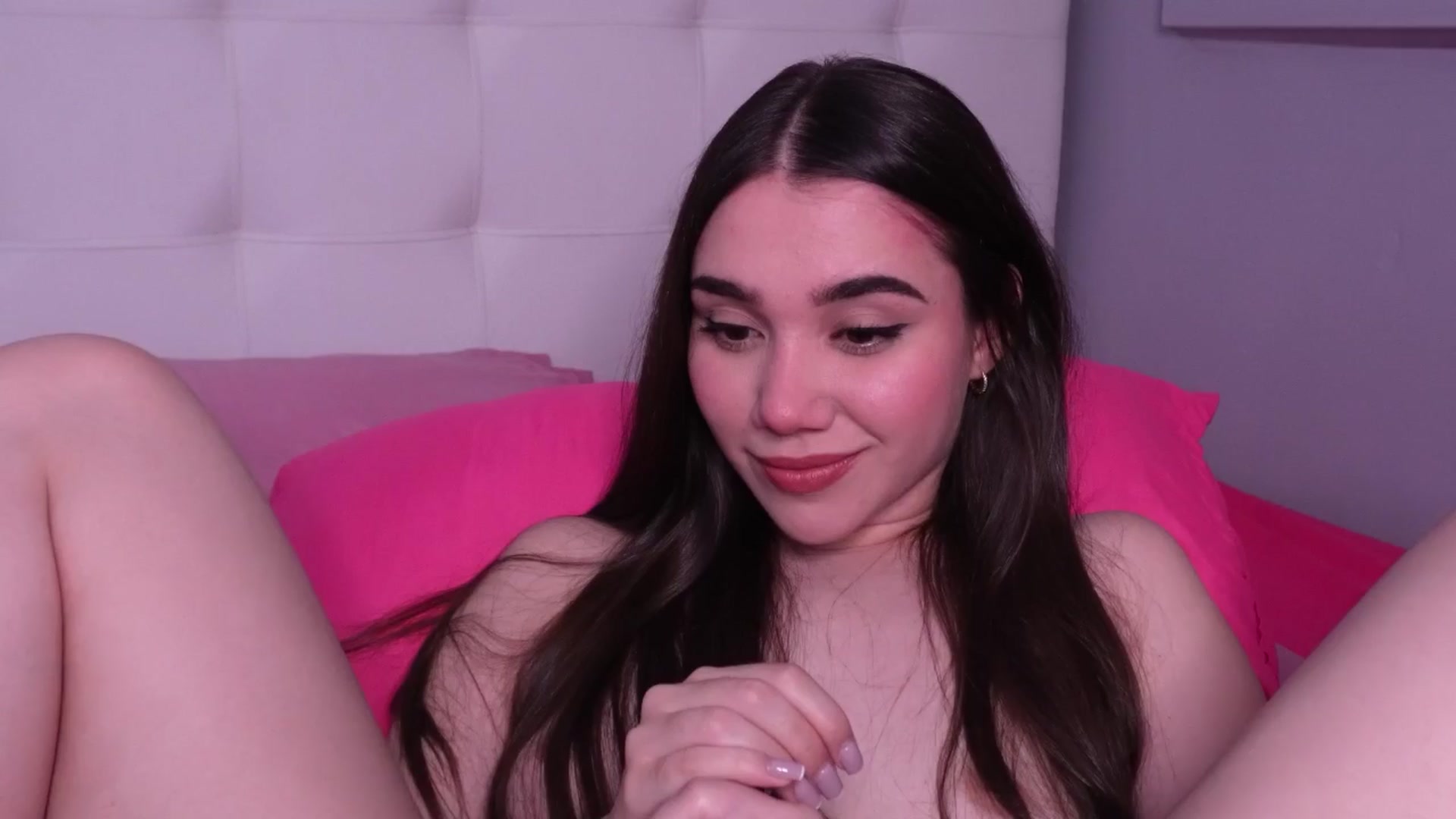 Gallery image thumbnail from Sabrinarey_'s myfreecams stream on, 03/28/2024, 16:15 image 9 of 20