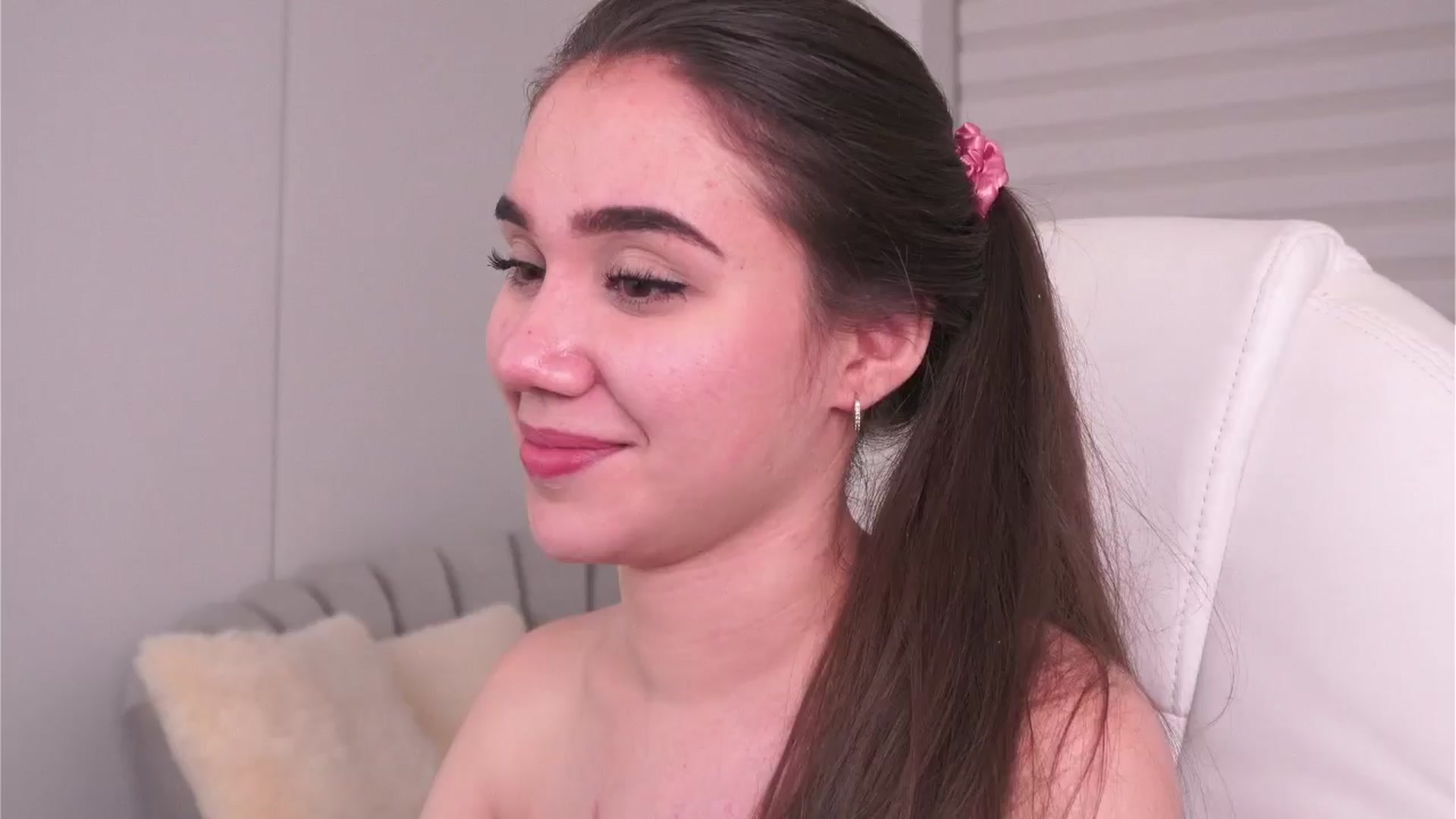 Gallery image thumbnail from Sabrinarey_'s myfreecams stream on, 05/26/2024, 23:07 image 15 of 20