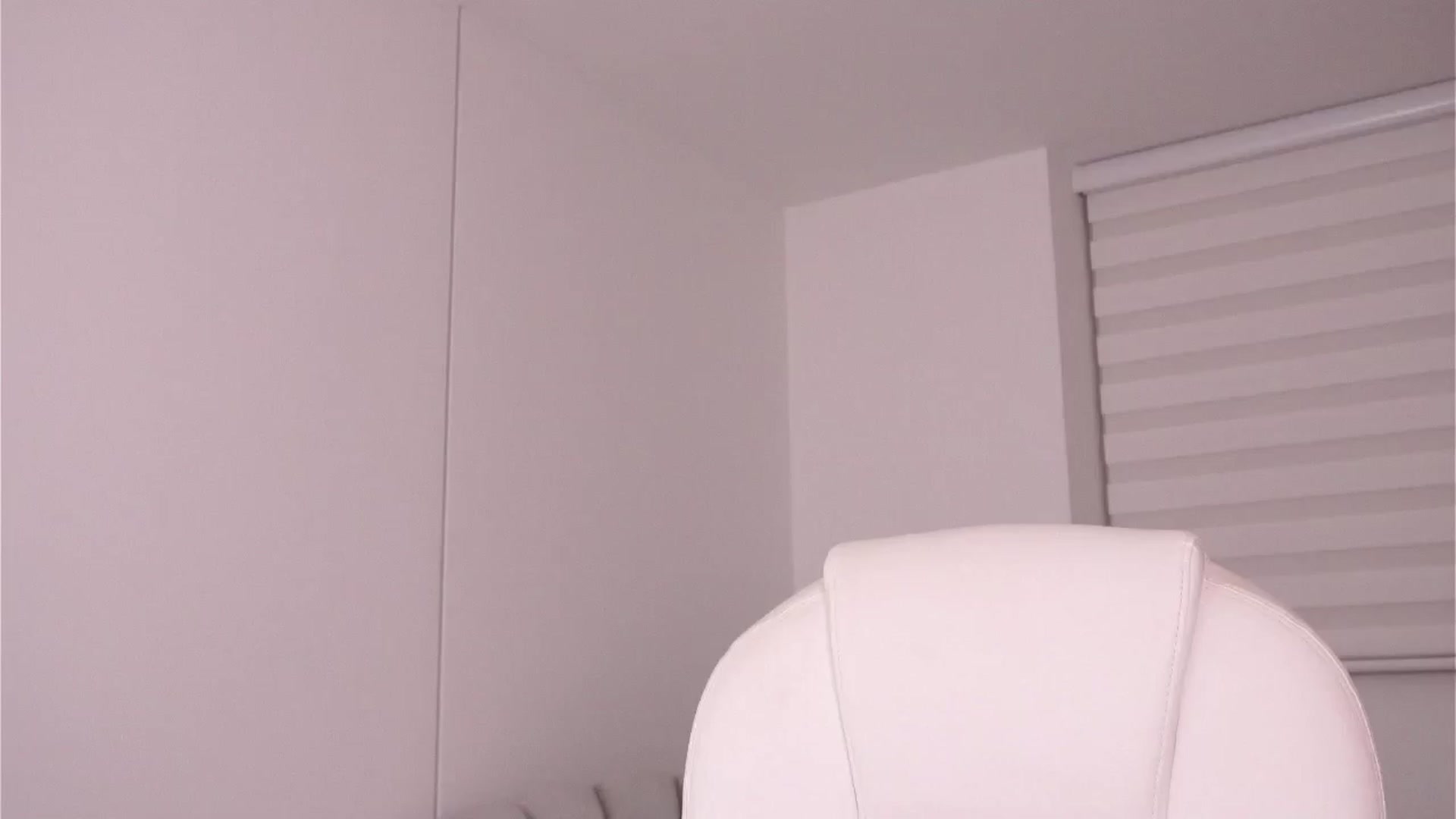 Gallery image thumbnail from Sabrinarey_'s myfreecams stream on, 06/11/2024, 24:29 image 20 of 20