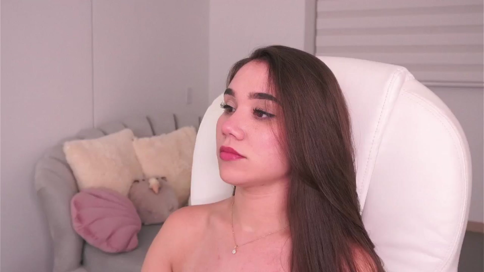 Gallery image thumbnail from Sabrinarey_'s myfreecams stream on, 06/20/2024, 24:29 image 18 of 20