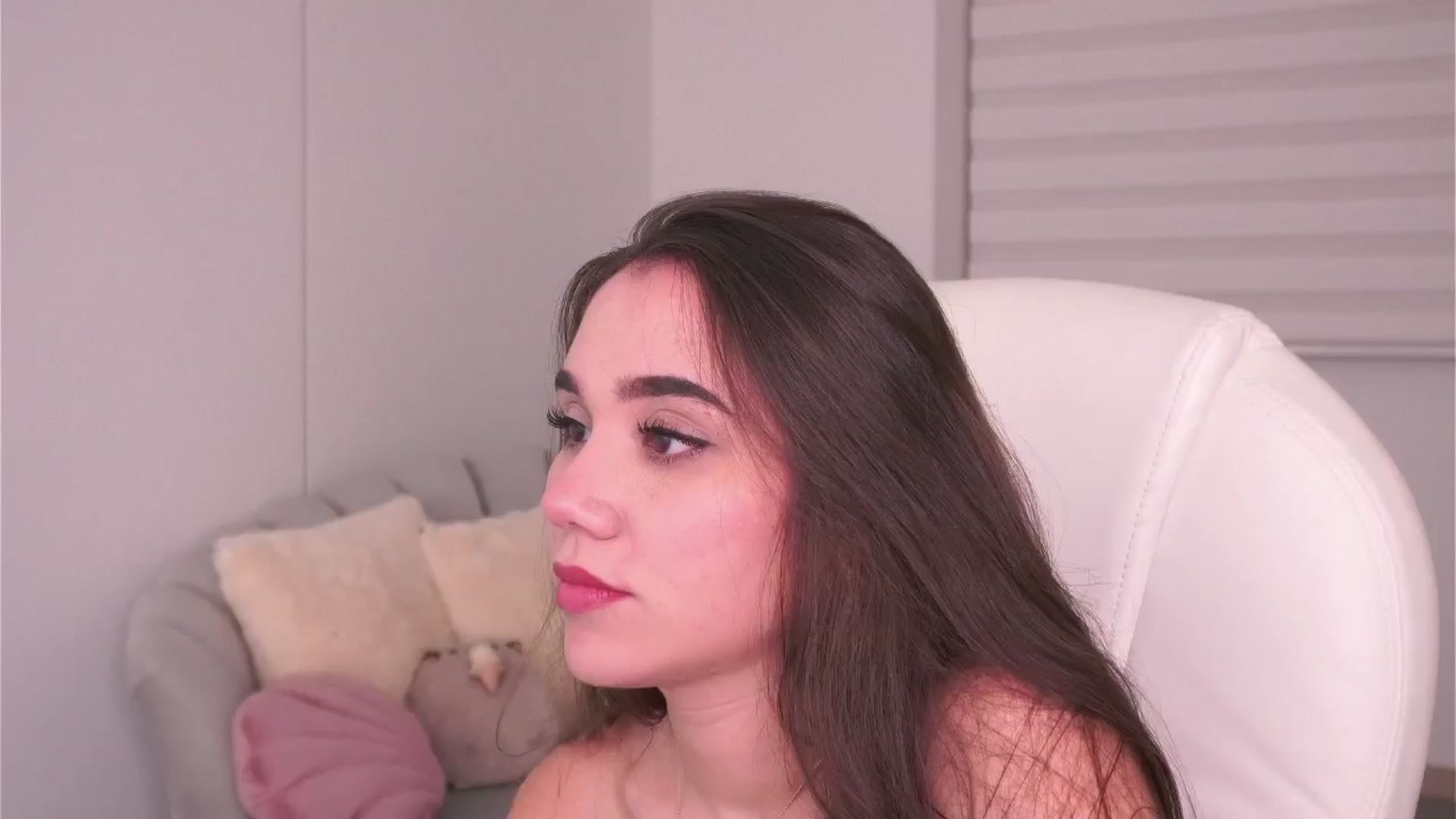 Gallery image thumbnail from Sabrinarey_'s myfreecams stream on, 06/20/2024, 24:29 image 2 of 20