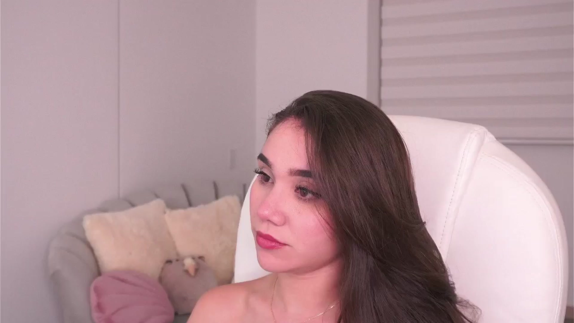 Gallery image thumbnail from Sabrinarey_'s myfreecams stream on, 06/20/2024, 24:29 image 14 of 20