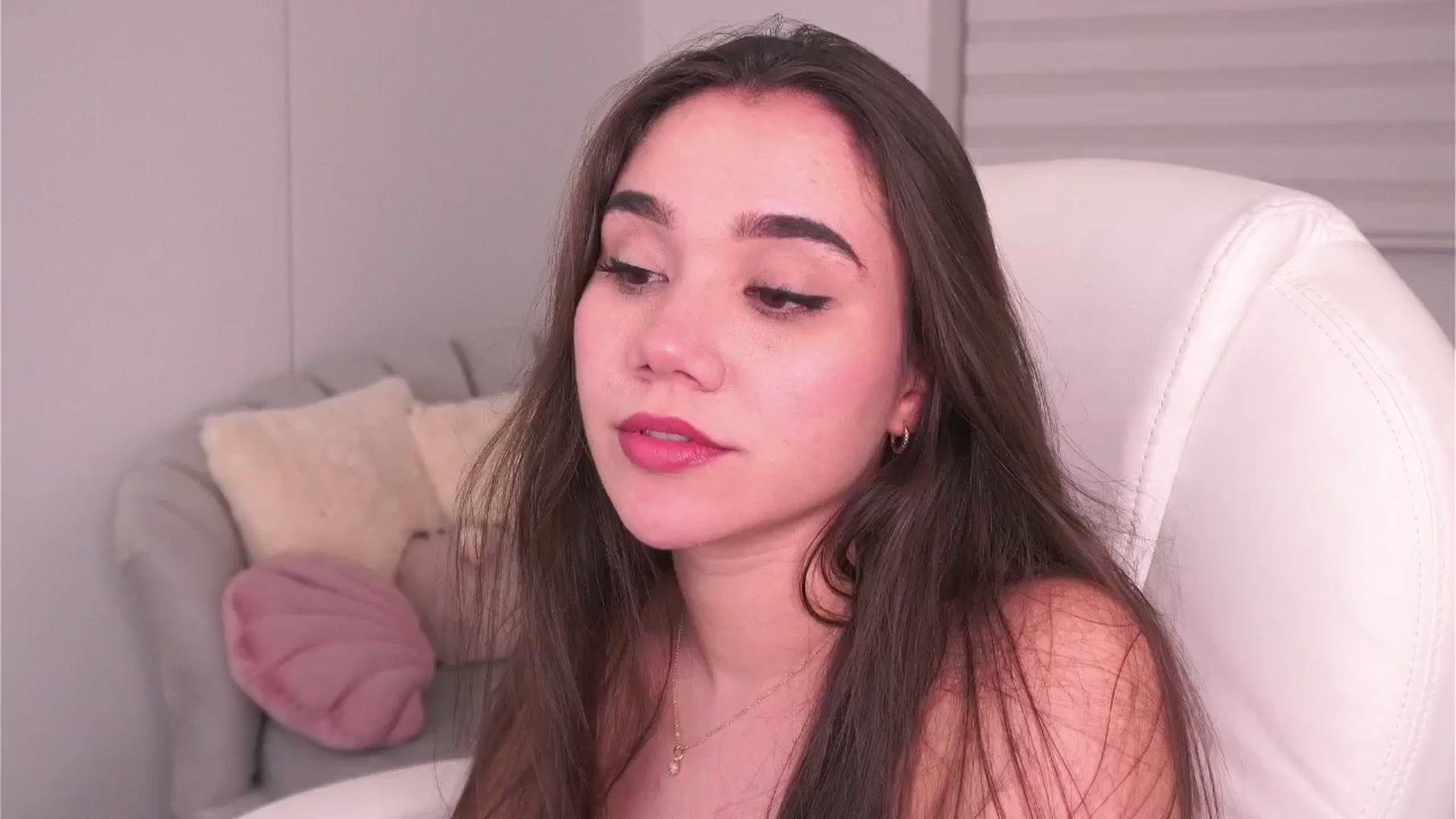 Gallery image thumbnail from Sabrinarey_'s myfreecams stream on, 06/20/2024, 24:29 image 6 of 20